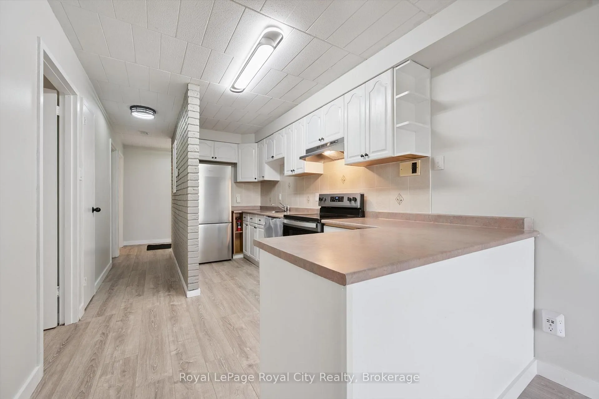 Photo 7 of Unit 24, 63 Conroy Crescent, Guelph, Dovercliffe Park/Old University — HOMEH