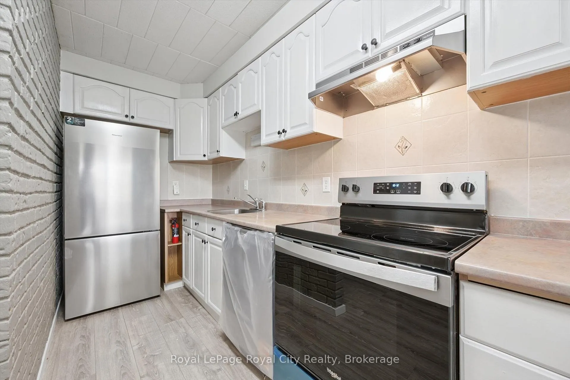 Photo 8 of Unit 24, 63 Conroy Crescent, Guelph, Dovercliffe Park/Old University — HOMEH