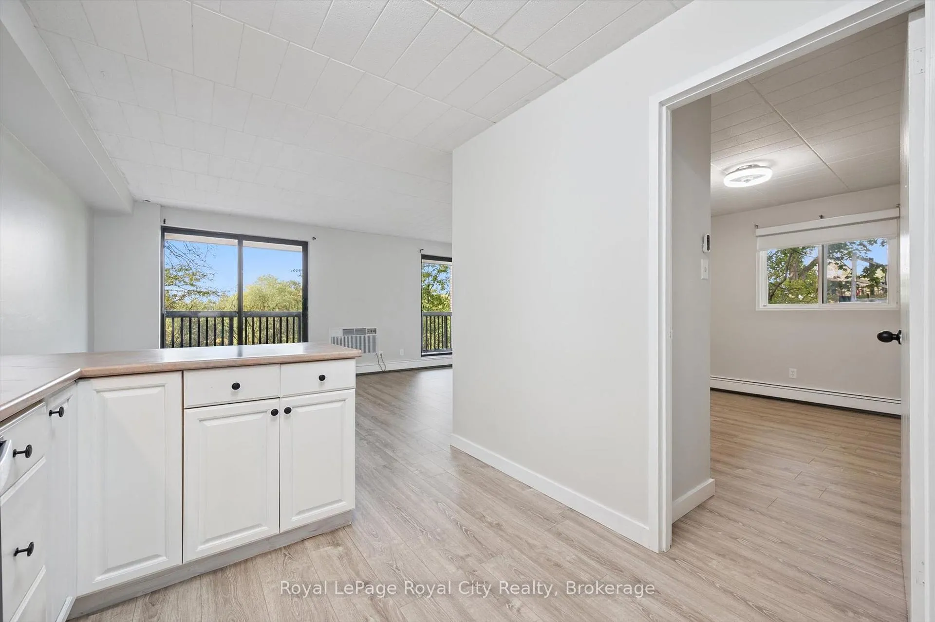 Photo 9 of Unit 24, 63 Conroy Crescent, Guelph, Dovercliffe Park/Old University — HOMEH