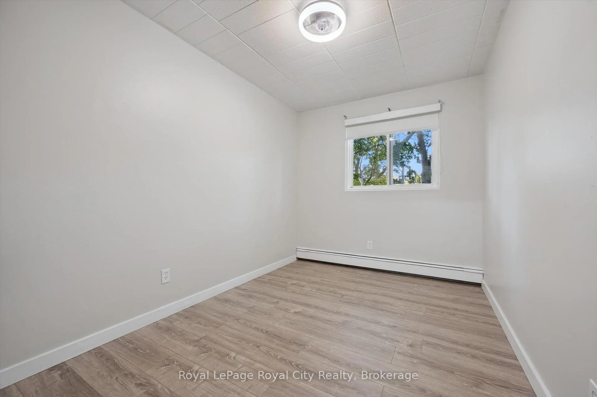 Photo 10 of Unit 24, 63 Conroy Crescent, Guelph, Dovercliffe Park/Old University — HOMEH