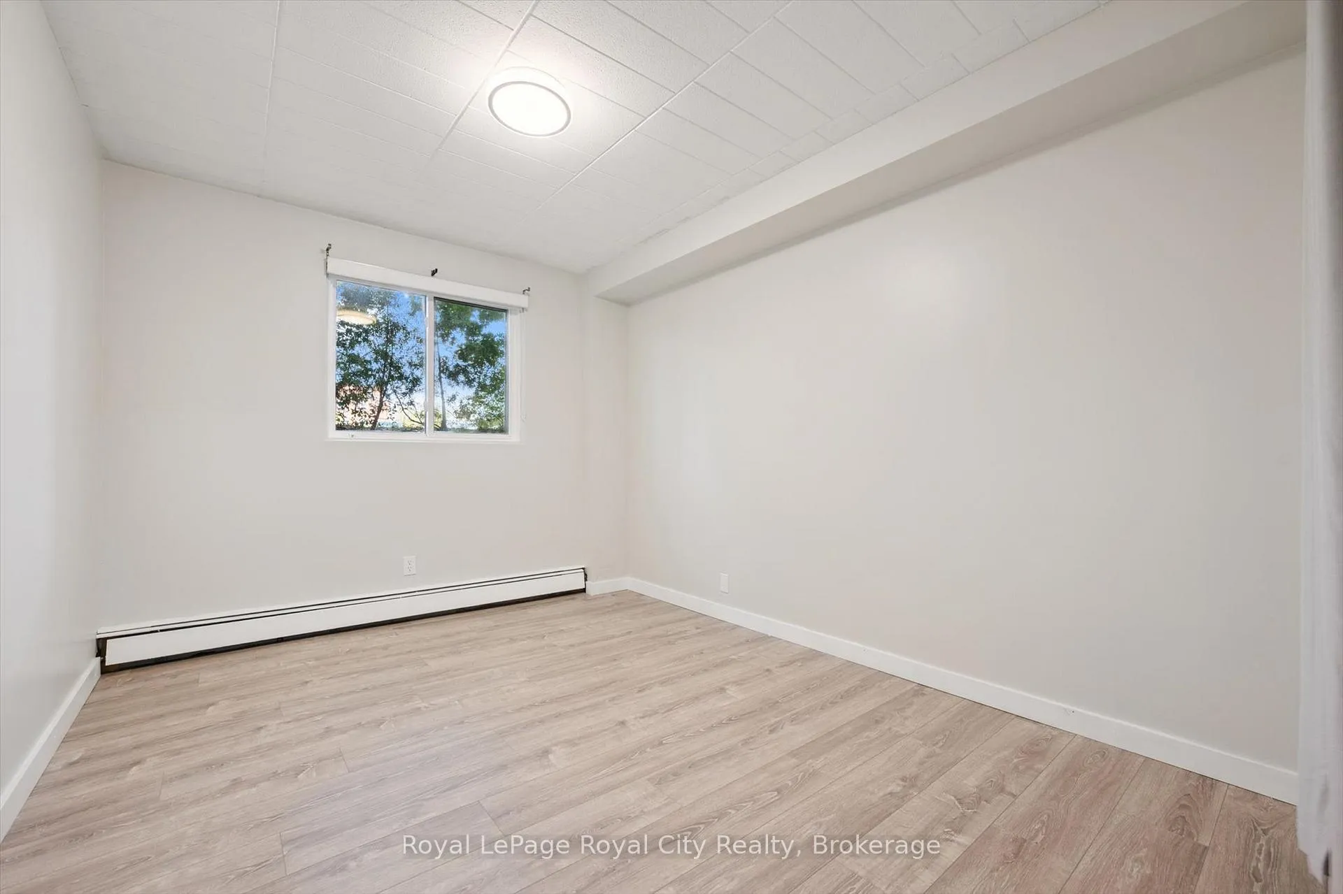 Photo 12 of Unit 24, 63 Conroy Crescent, Guelph, Dovercliffe Park/Old University — HOMEH