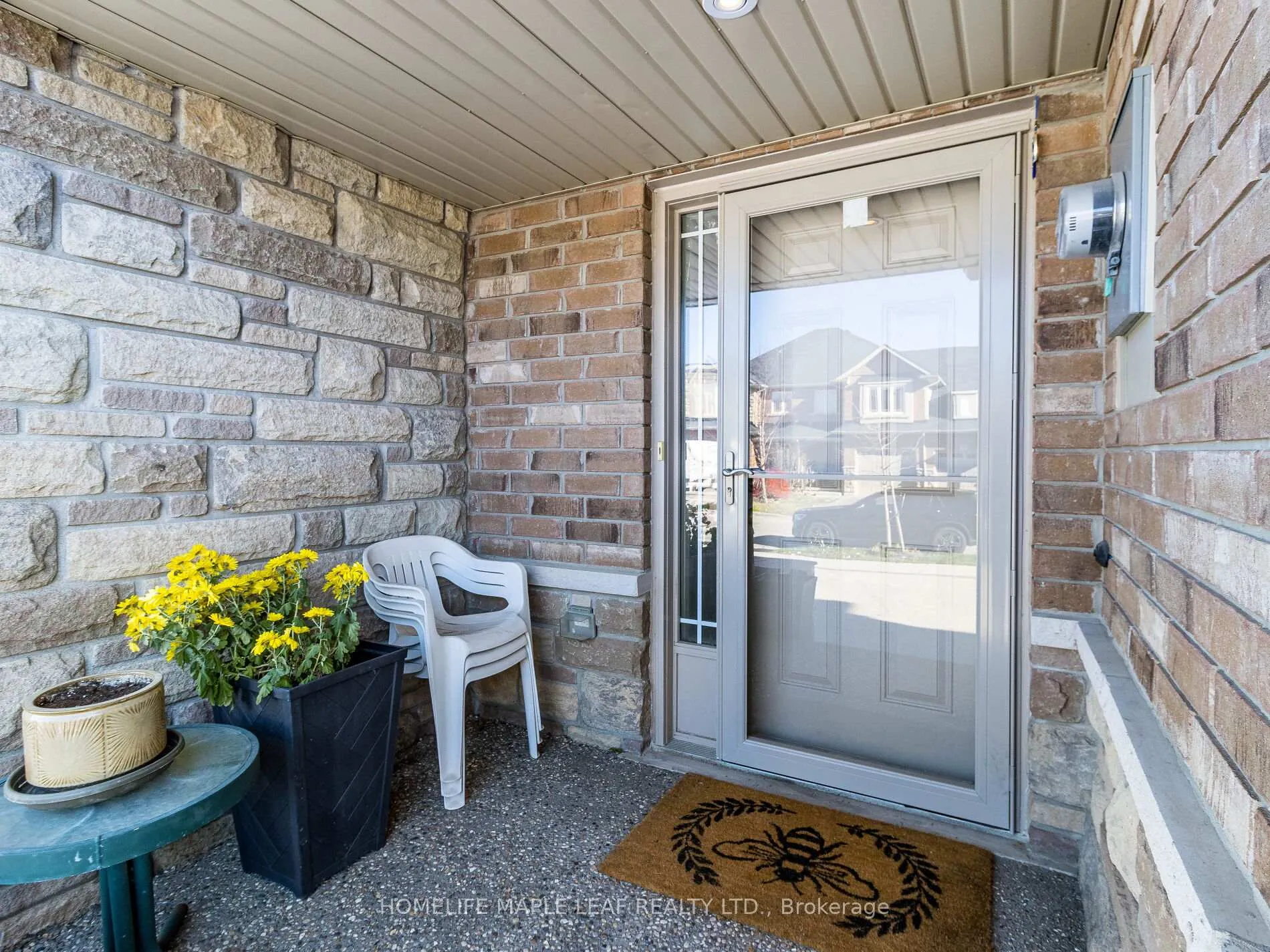 Photo 3 of 87 Celestial Crescent, Hamilton, Rural Glanbrook — HOMEH