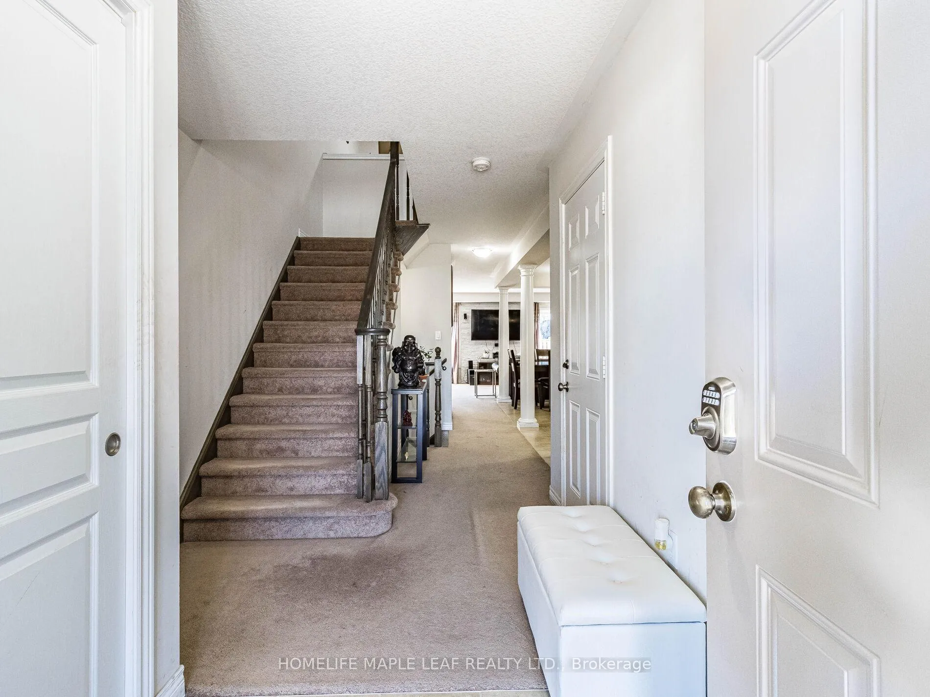 Photo 4 of 87 Celestial Crescent, Hamilton, Rural Glanbrook — HOMEH