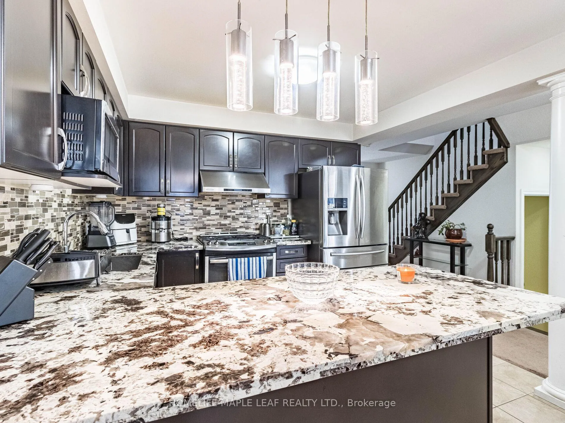 Photo 13 of 87 Celestial Crescent, Hamilton, Rural Glanbrook — HOMEH