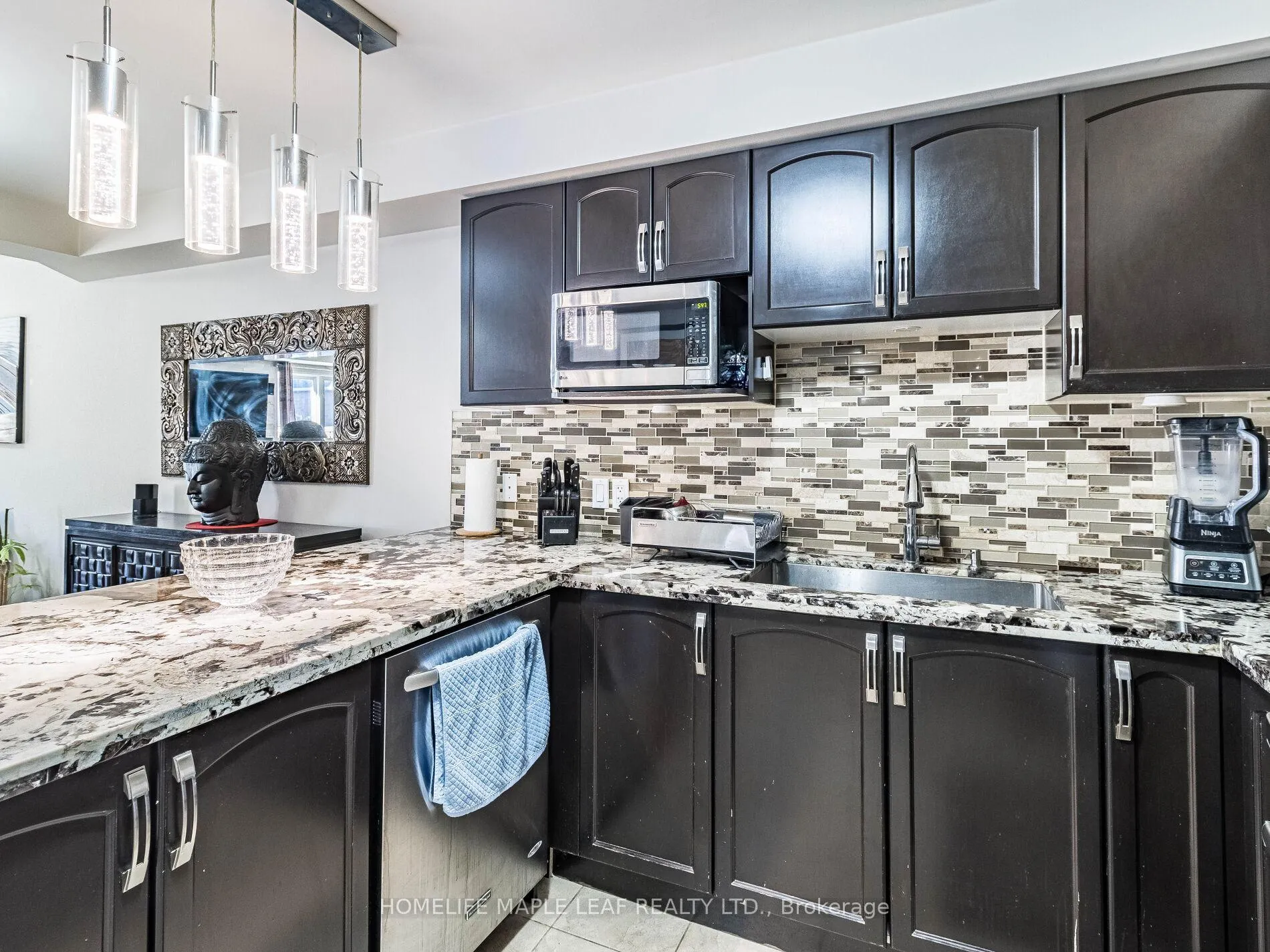 Photo 15 of 87 Celestial Crescent, Hamilton, Rural Glanbrook — HOMEH