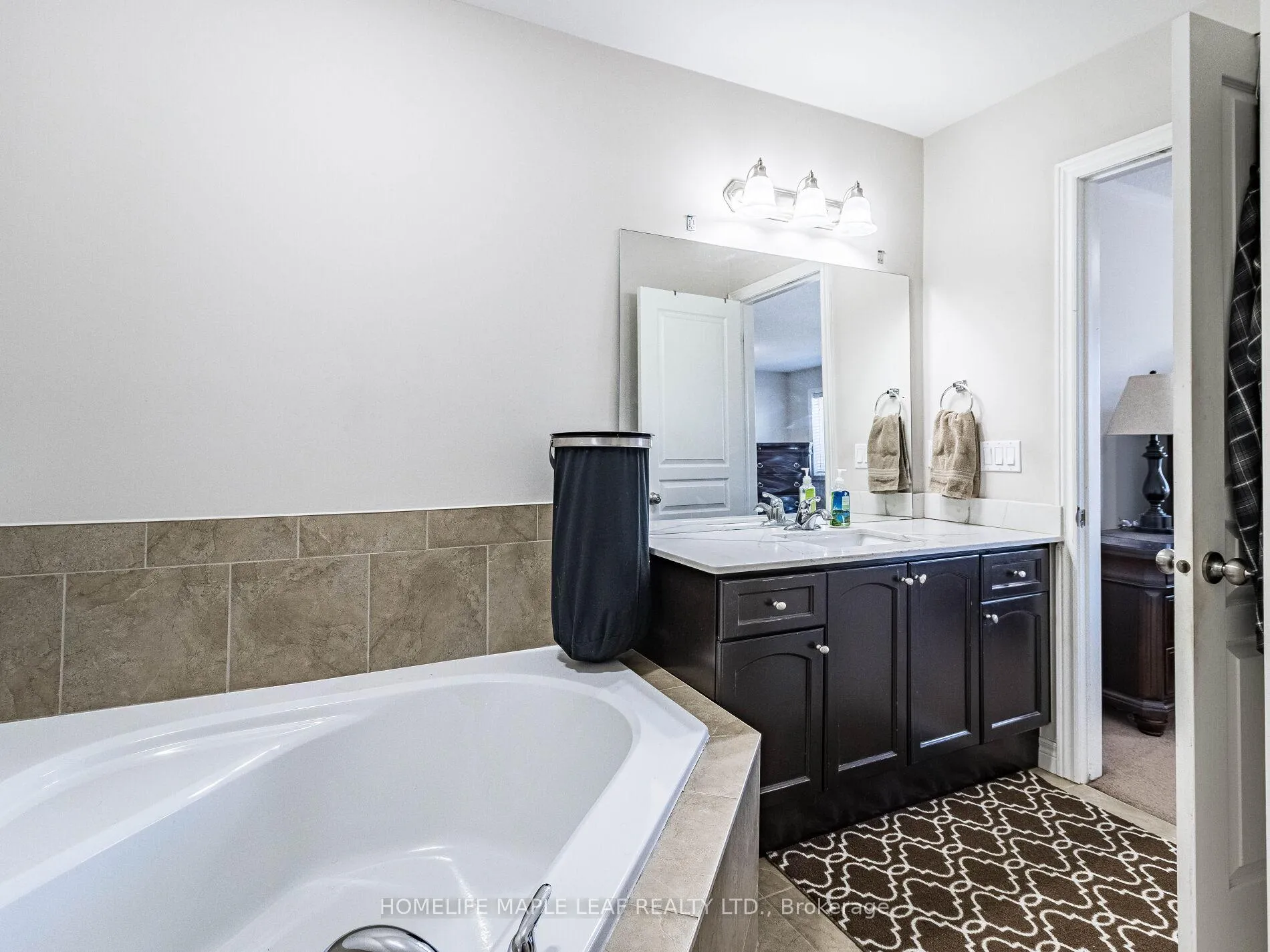 Photo 23 of 87 Celestial Crescent, Hamilton, Rural Glanbrook — HOMEH