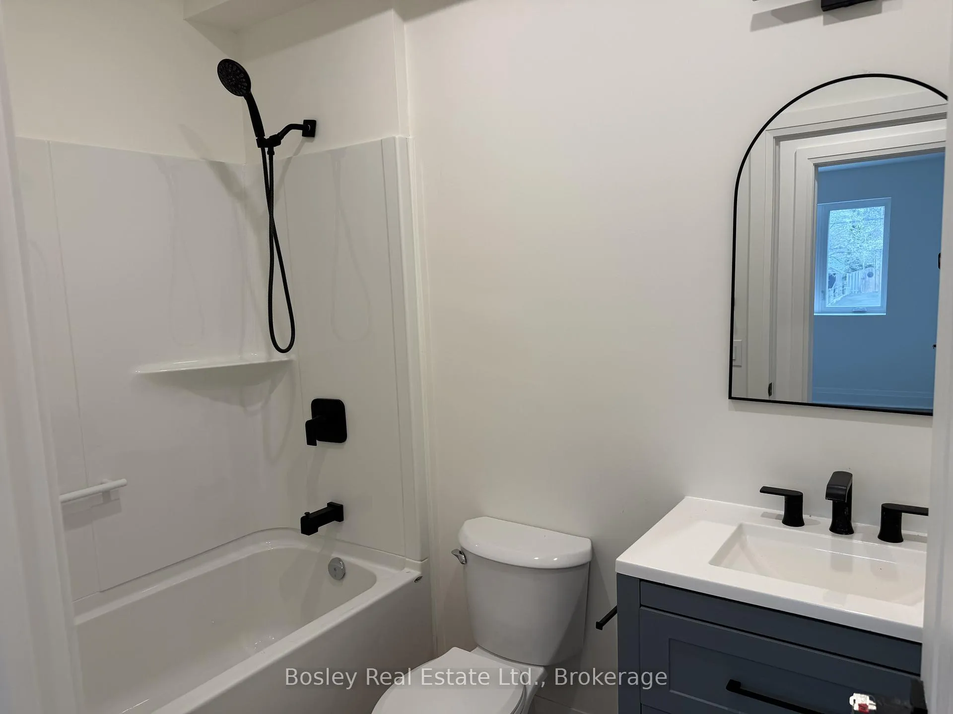 Photo 7 of Unit 1, 2 Golfview Drive, Collingwood — HOMEH