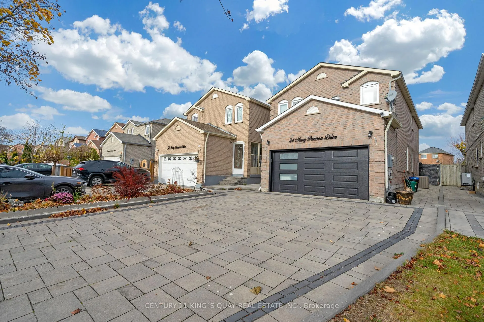 Photo 2 of 54 Mary Pearson Drive, Markham, Middlefield — HOMEH