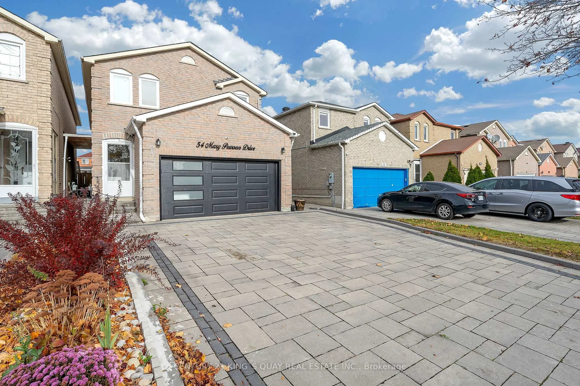 Photo 3 of 54 Mary Pearson Drive, Markham, Middlefield — HOMEH