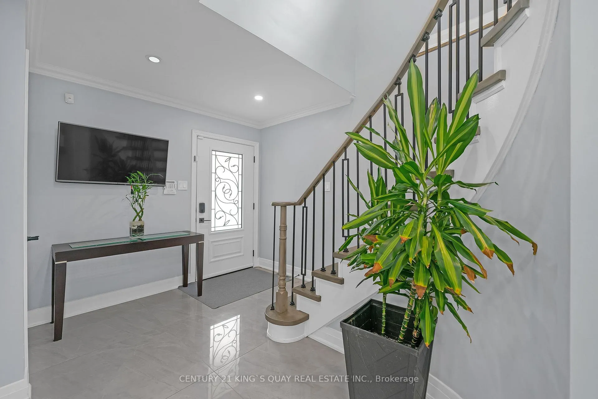 Photo 5 of 54 Mary Pearson Drive, Markham, Middlefield — HOMEH