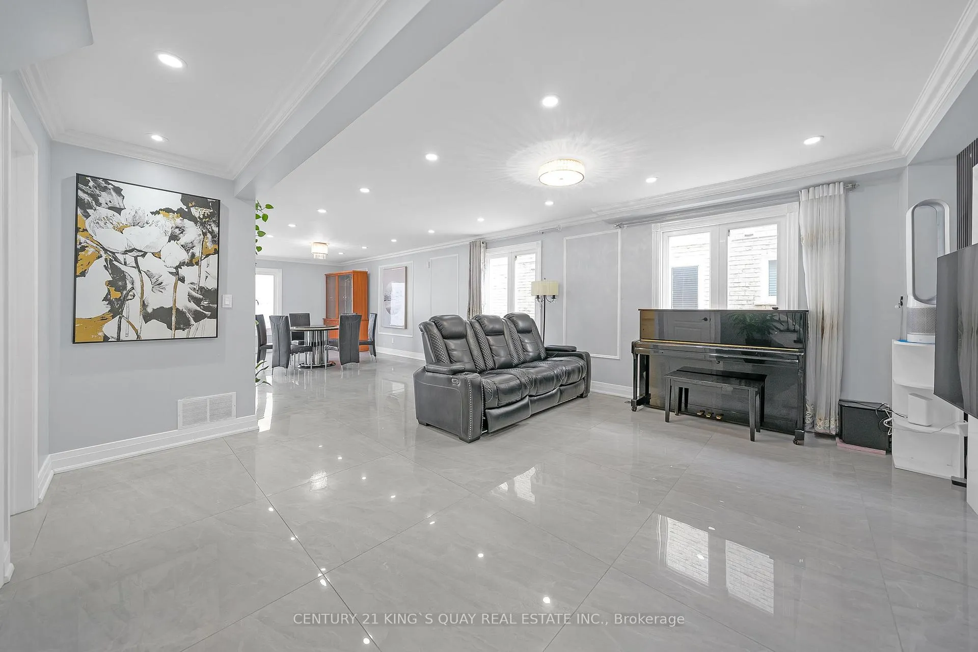 Photo 6 of 54 Mary Pearson Drive, Markham, Middlefield — HOMEH