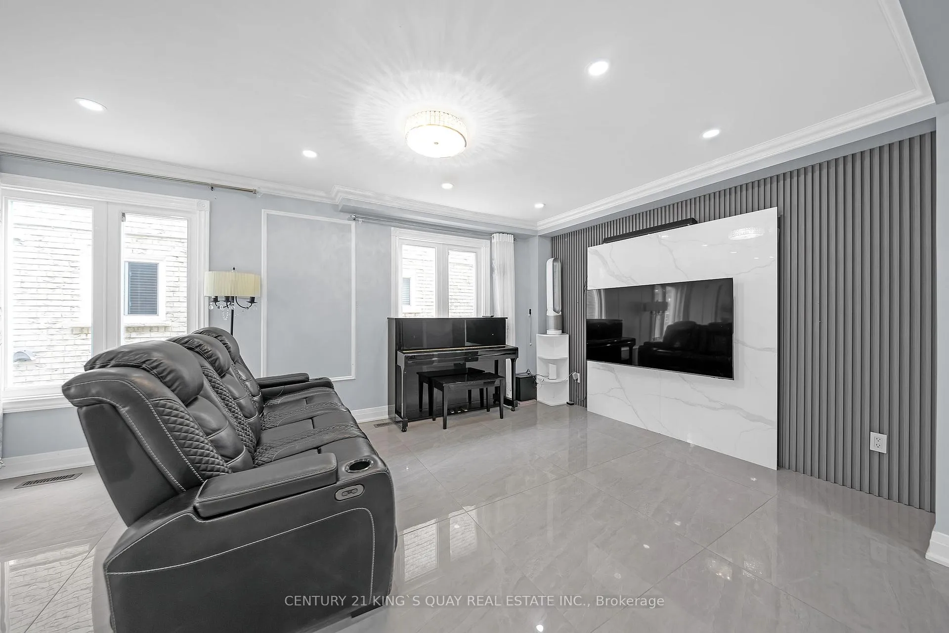Photo 8 of 54 Mary Pearson Drive, Markham, Middlefield — HOMEH
