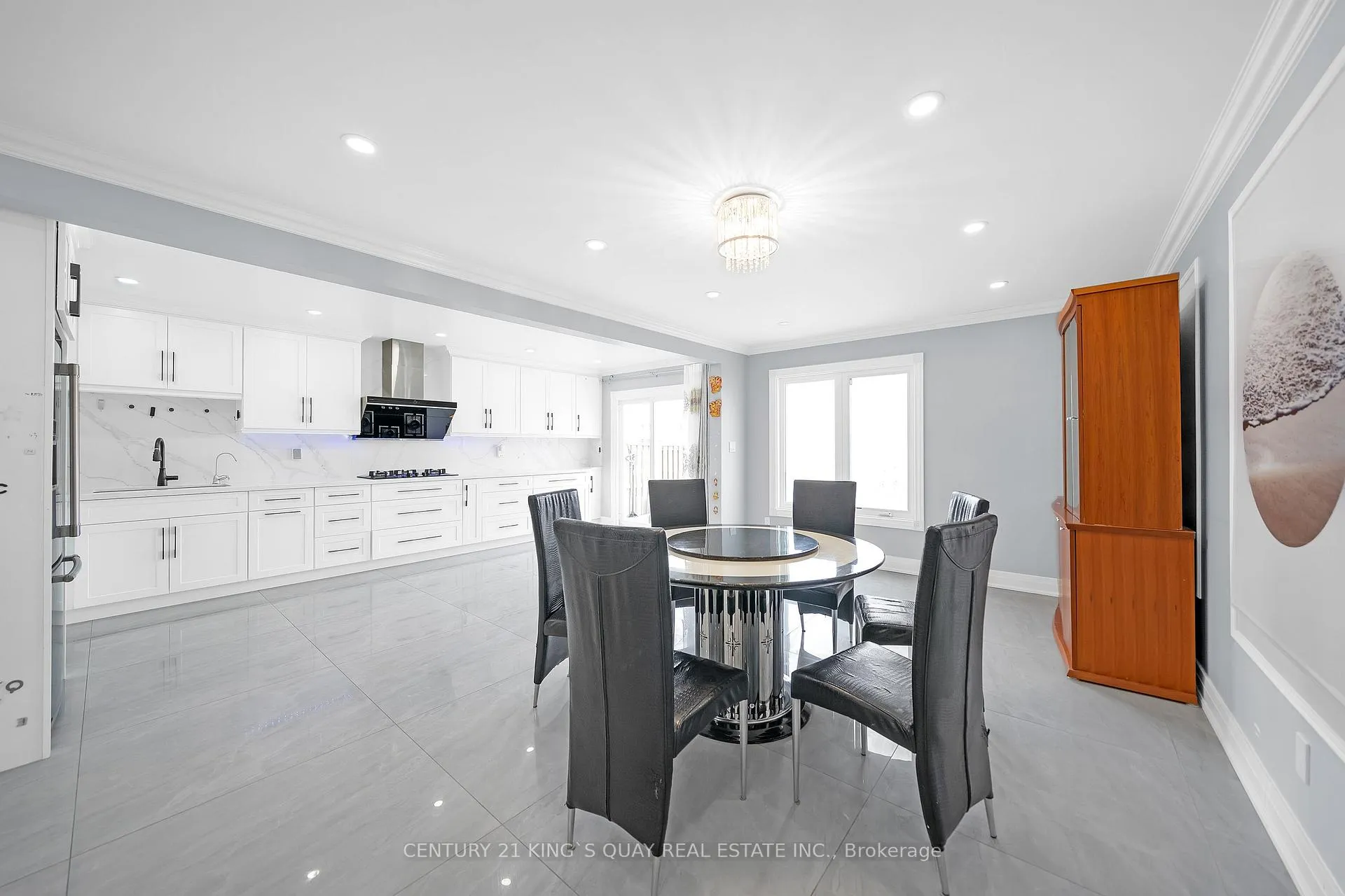 Photo 10 of 54 Mary Pearson Drive, Markham, Middlefield — HOMEH