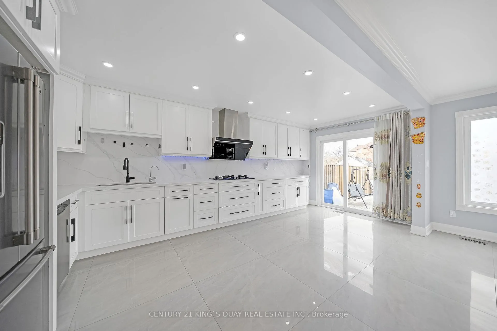 Photo 12 of 54 Mary Pearson Drive, Markham, Middlefield — HOMEH