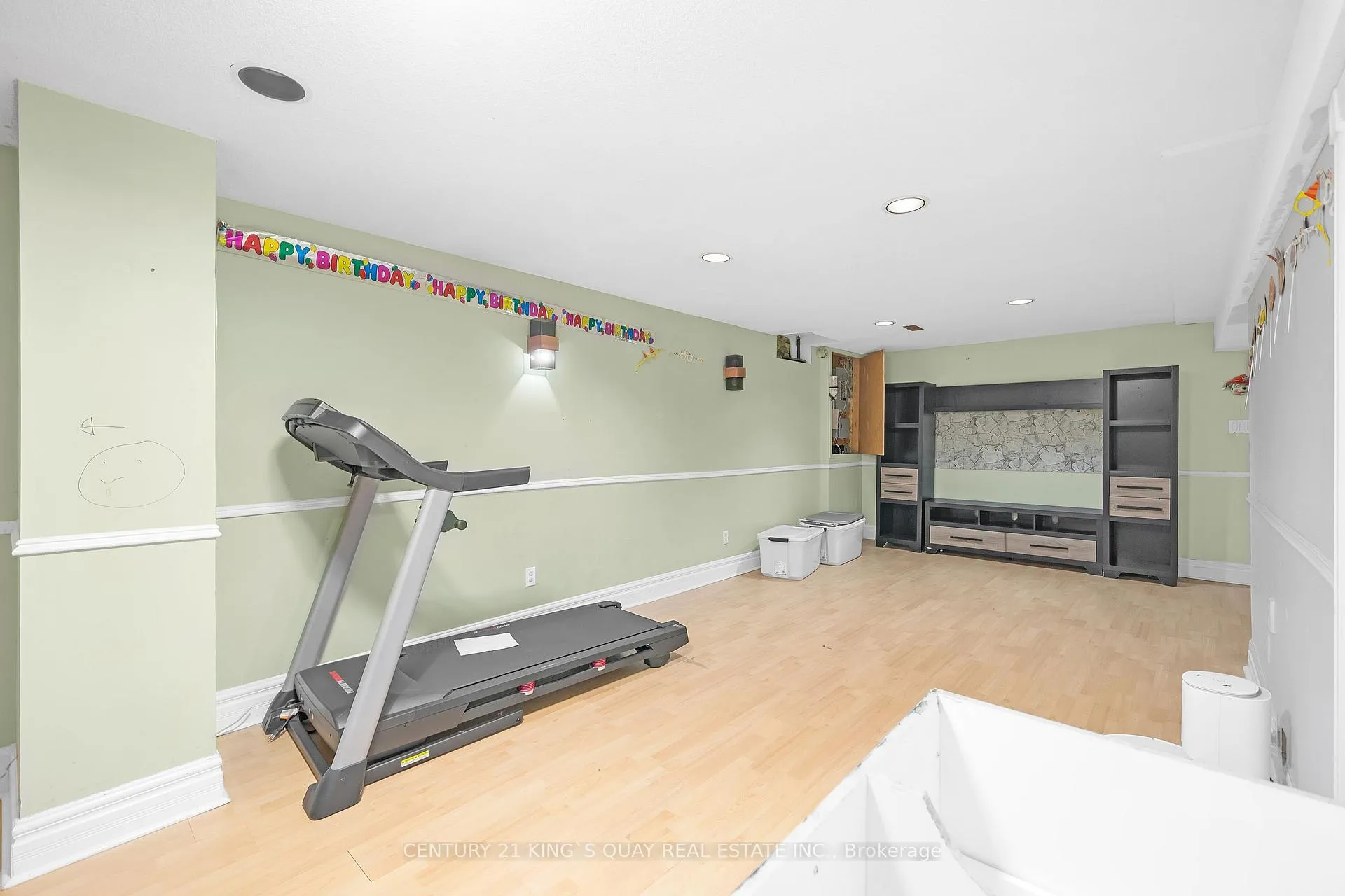 Photo 35 of 54 Mary Pearson Drive, Markham, Middlefield — HOMEH
