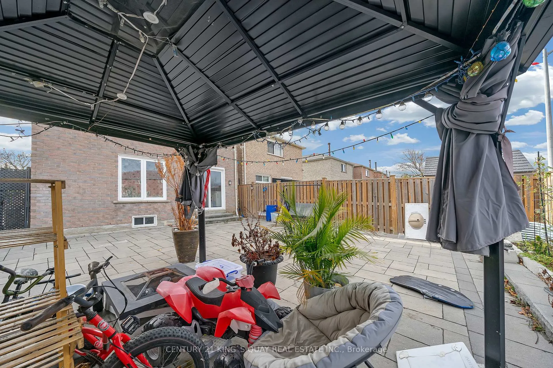 Photo 40 of 54 Mary Pearson Drive, Markham, Middlefield — HOMEH