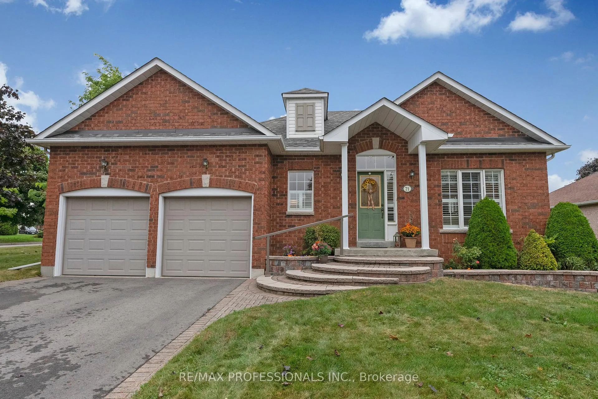 Photo 1 of 71 Country Estates Drive, Scugog, Port Perry — HOMEH