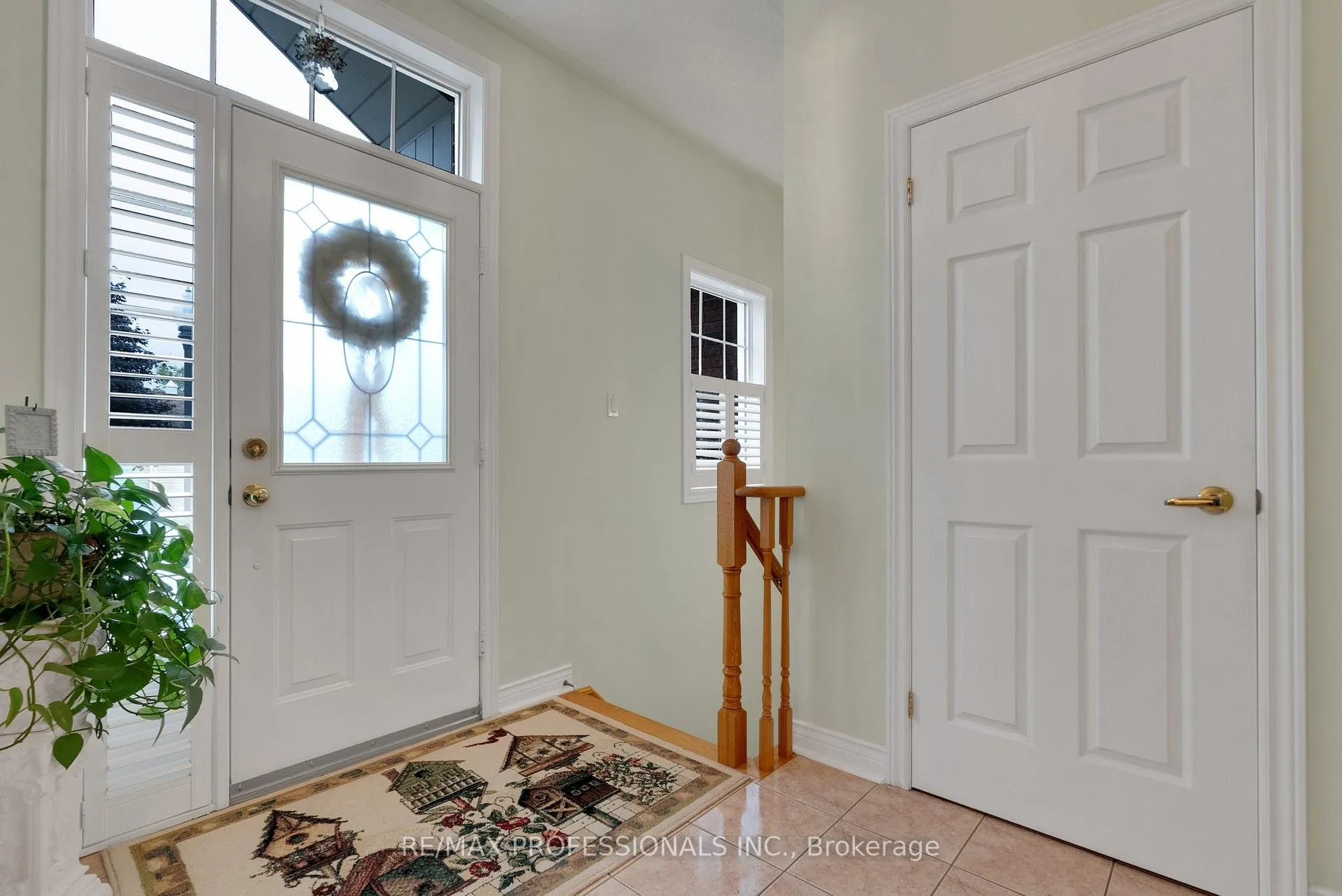 Photo 2 of 71 Country Estates Drive, Scugog, Port Perry — HOMEH
