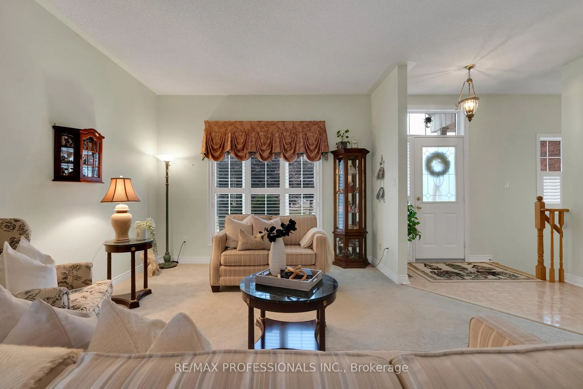 Photo 5 of 71 Country Estates Drive, Scugog, Port Perry — HOMEH