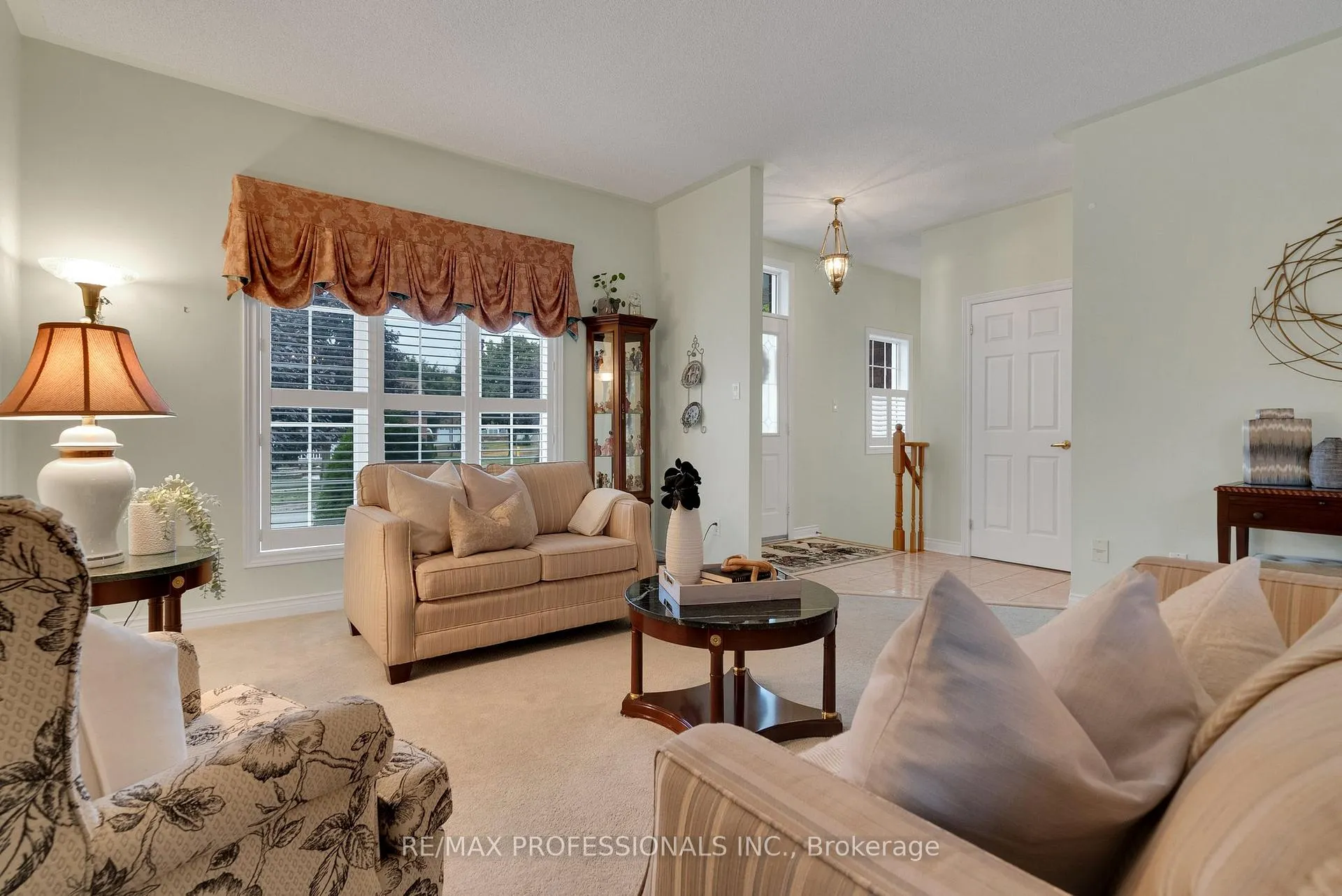 Photo 6 of 71 Country Estates Drive, Scugog, Port Perry — HOMEH