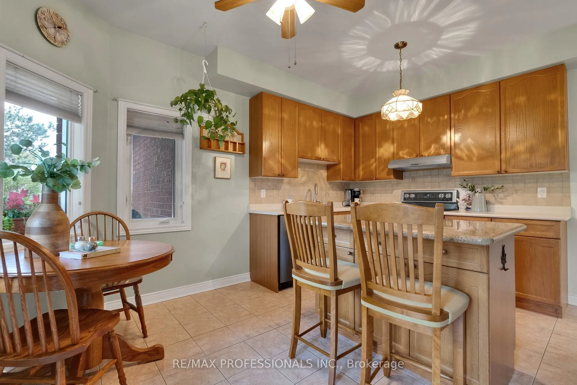 Photo 9 of 71 Country Estates Drive, Scugog, Port Perry — HOMEH