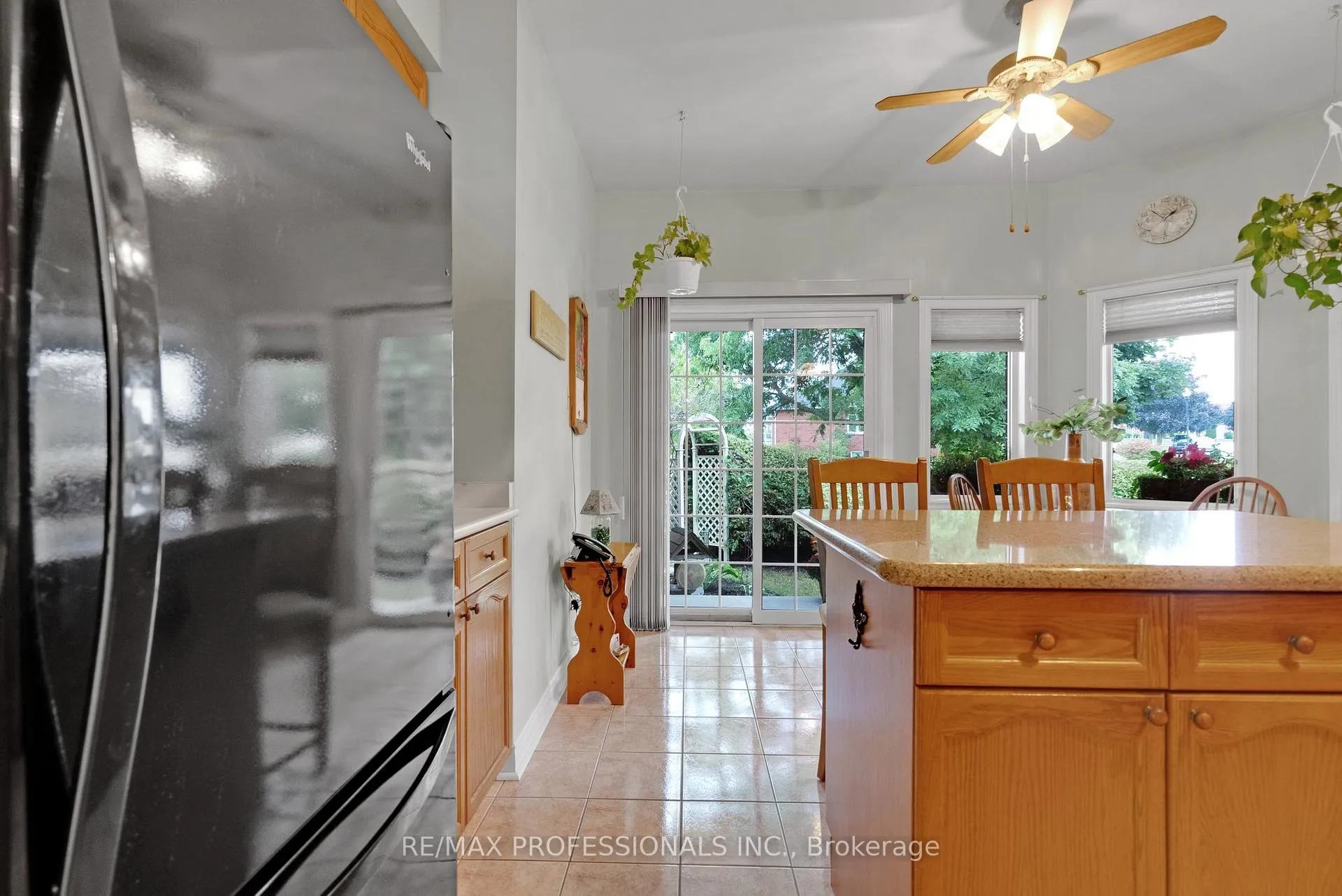 Photo 12 of 71 Country Estates Drive, Scugog, Port Perry — HOMEH