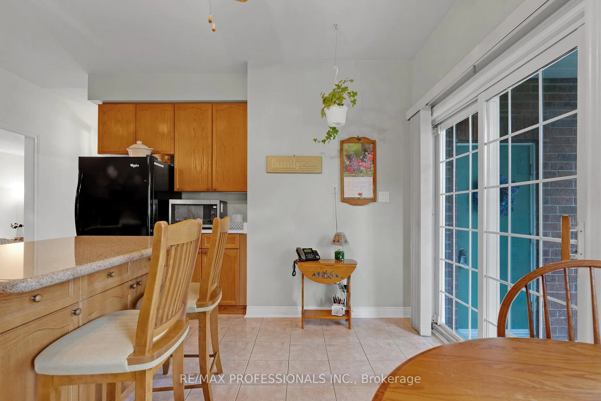 Photo 13 of 71 Country Estates Drive, Scugog, Port Perry — HOMEH