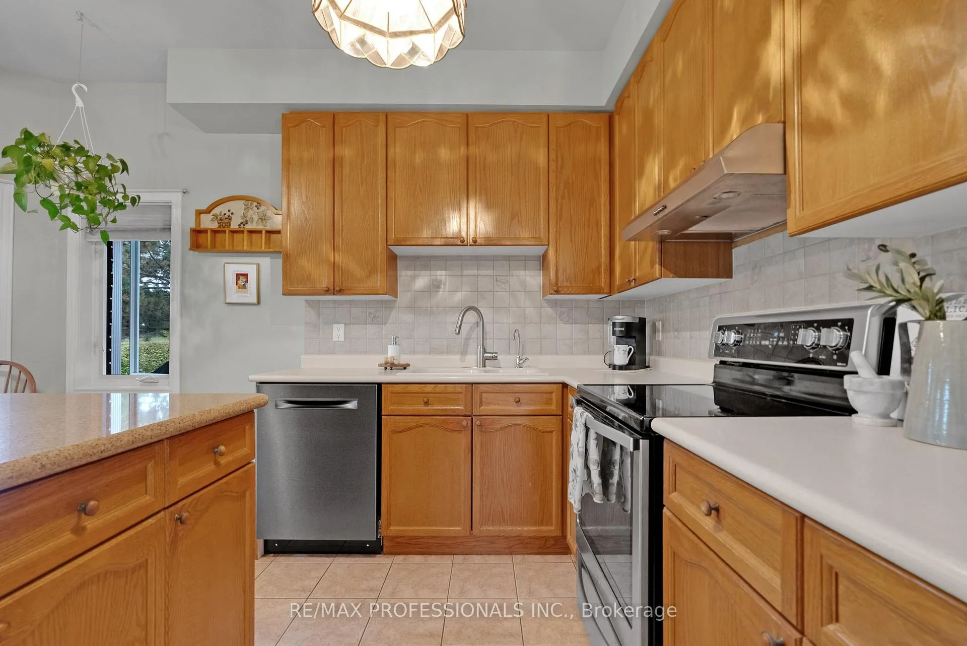 Photo 14 of 71 Country Estates Drive, Scugog, Port Perry — HOMEH