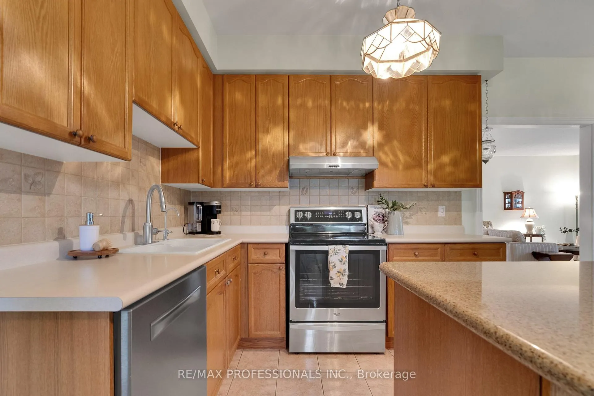 Photo 15 of 71 Country Estates Drive, Scugog, Port Perry — HOMEH