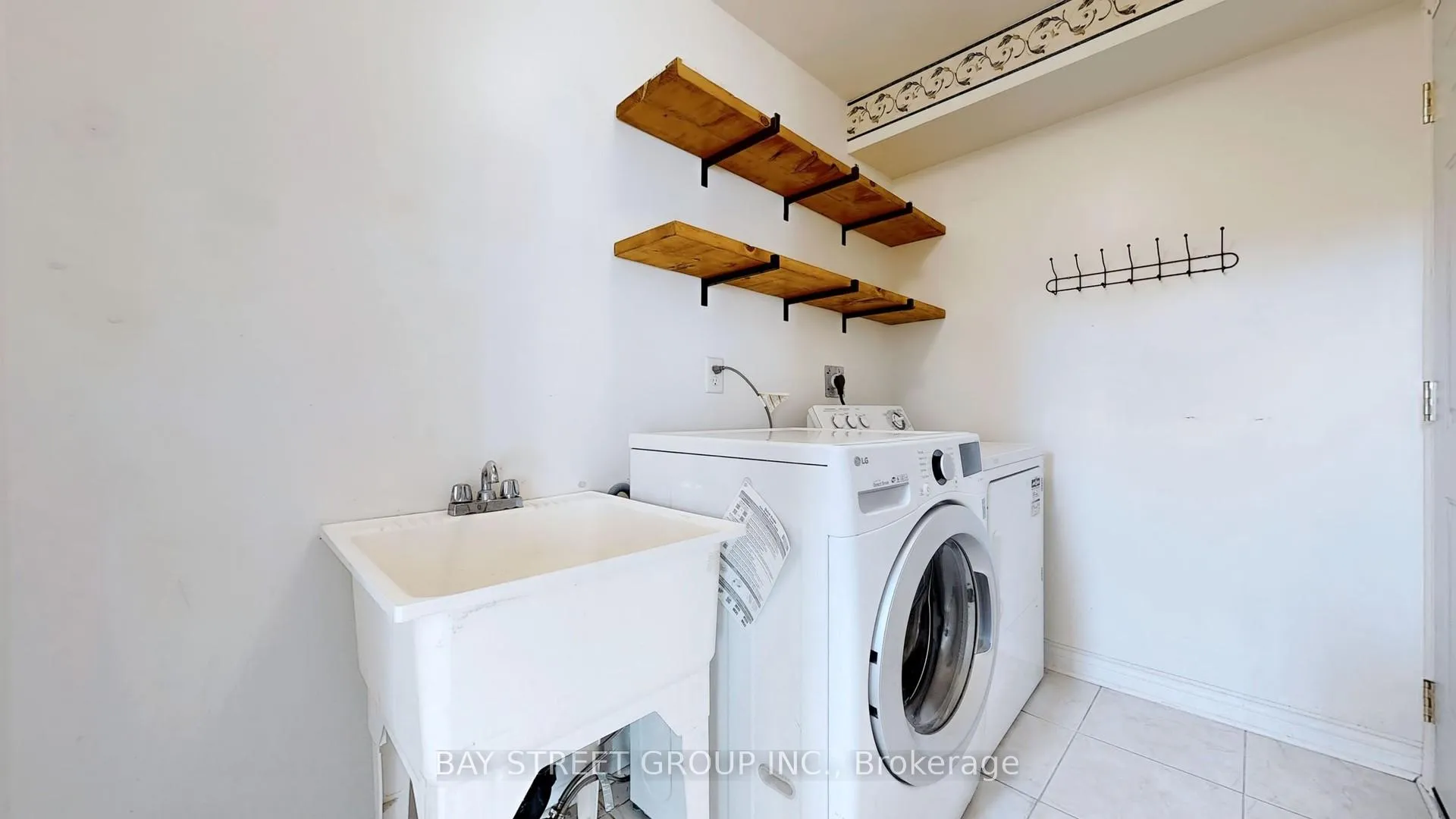 Photo 11 of 27 Boxhill Road, Markham, Milliken Mills East — HOMEH