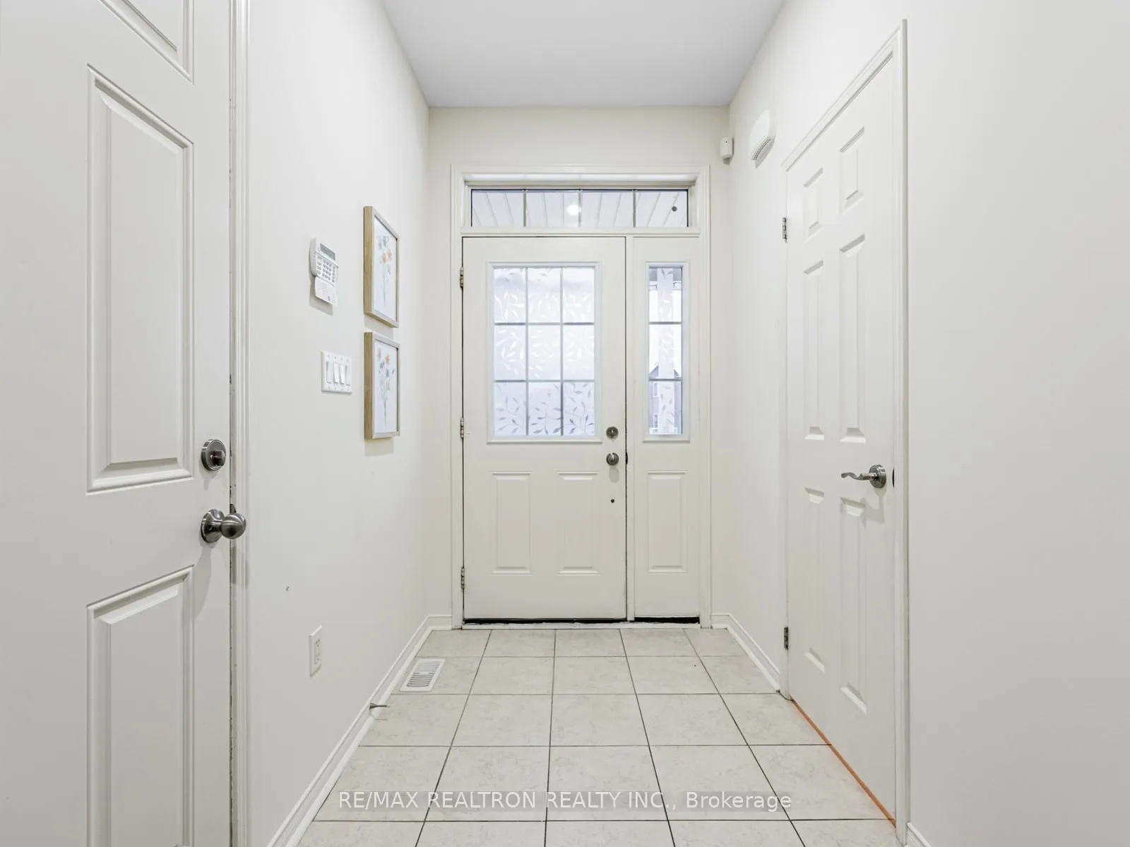 Photo 4 of 178 Angus Drive, Ajax, Central — HOMEH
