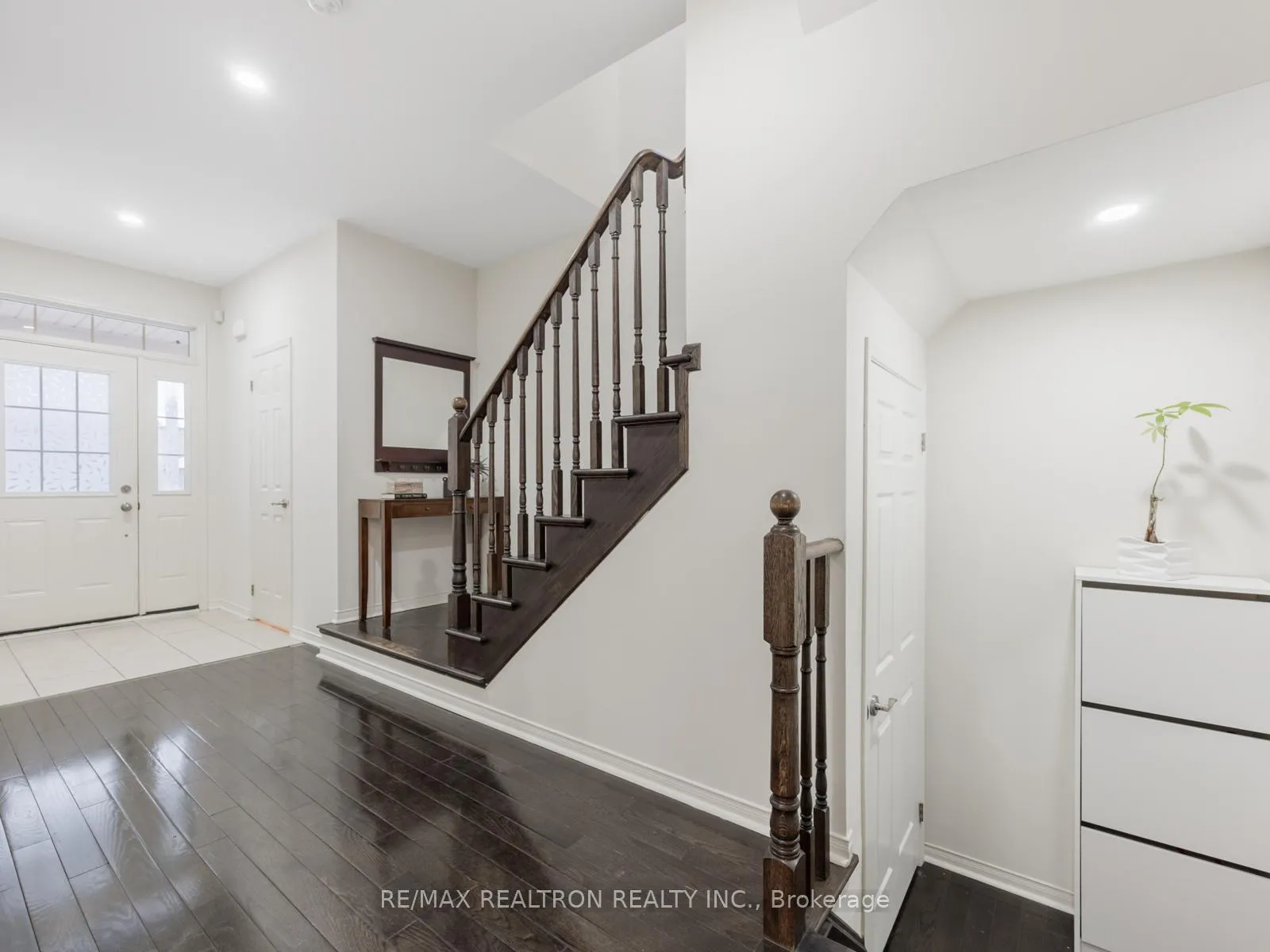 Photo 5 of 178 Angus Drive, Ajax, Central — HOMEH