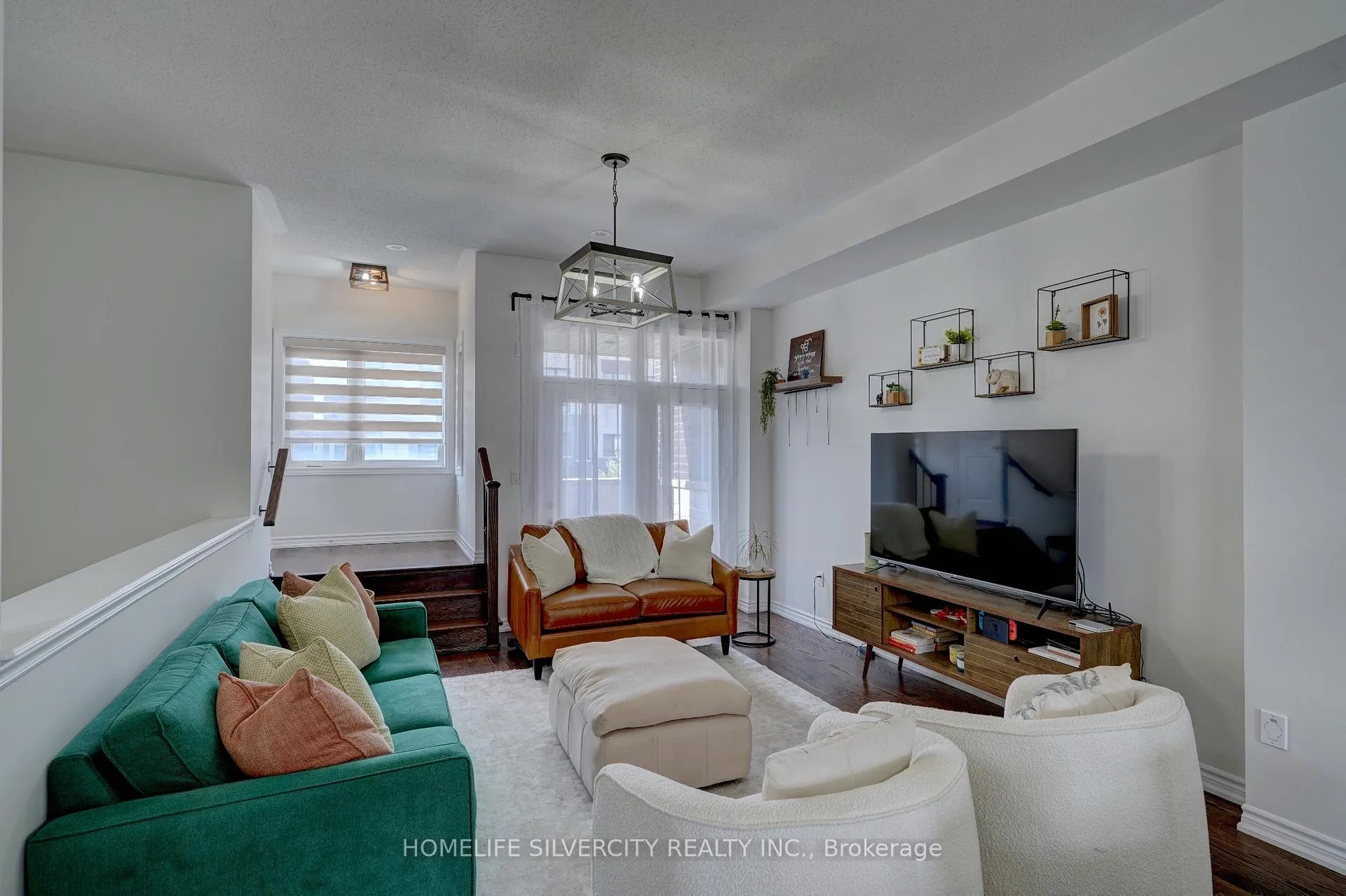 Photo 6 of 33 Golden Trail, Vaughan, Patterson — HOMEH