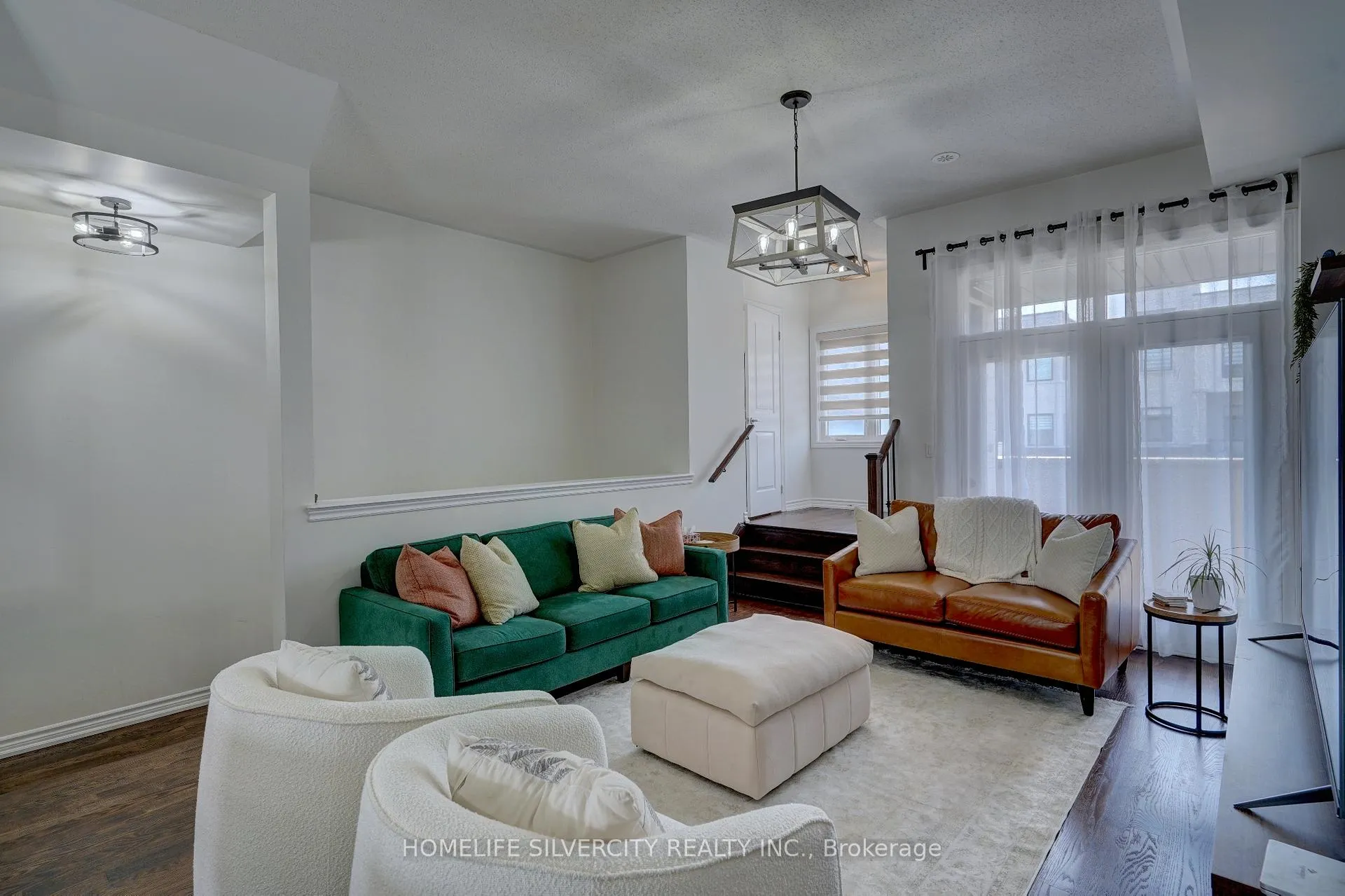 Photo 7 of 33 Golden Trail, Vaughan, Patterson — HOMEH
