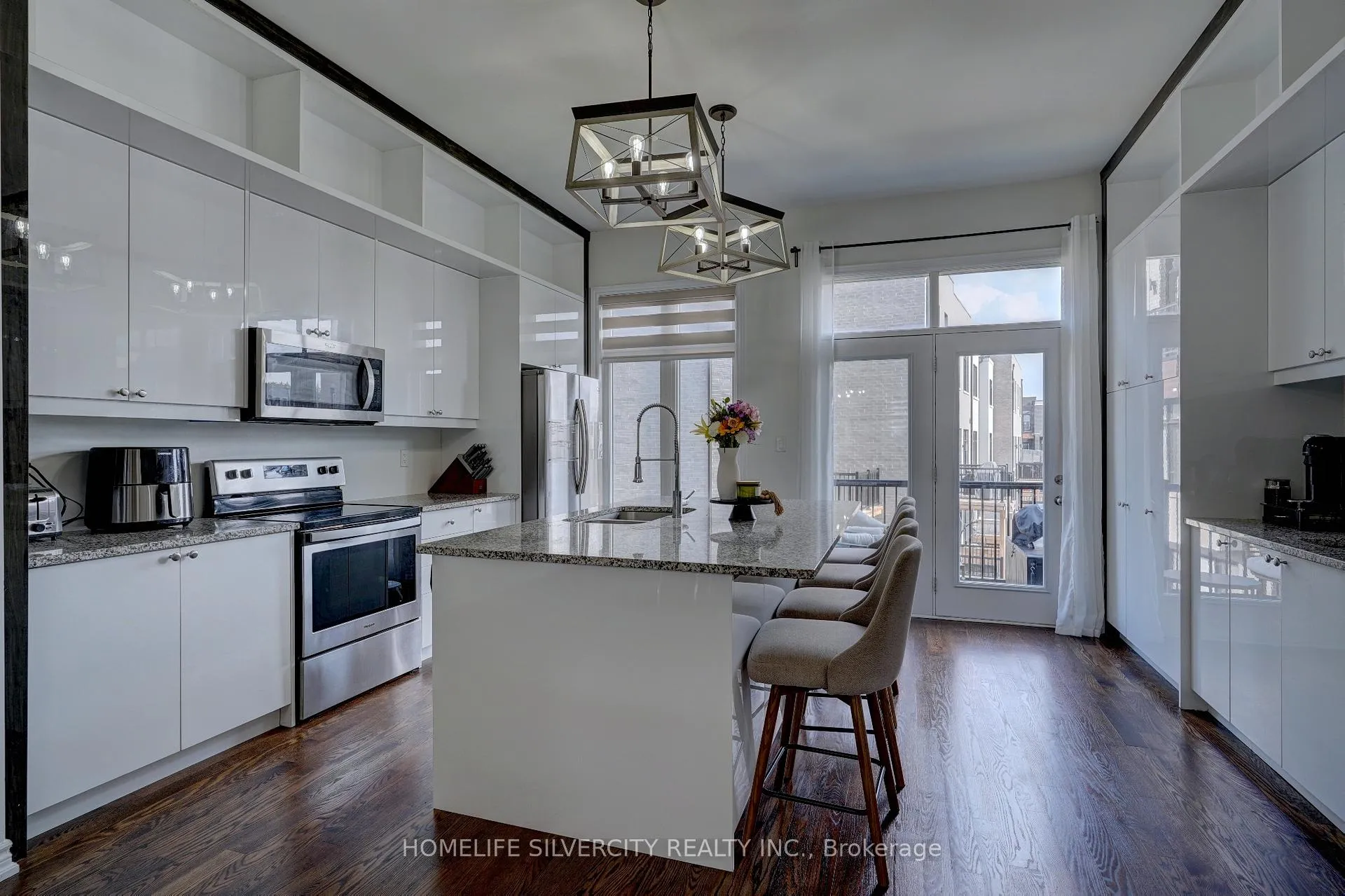 Photo 14 of 33 Golden Trail, Vaughan, Patterson — HOMEH