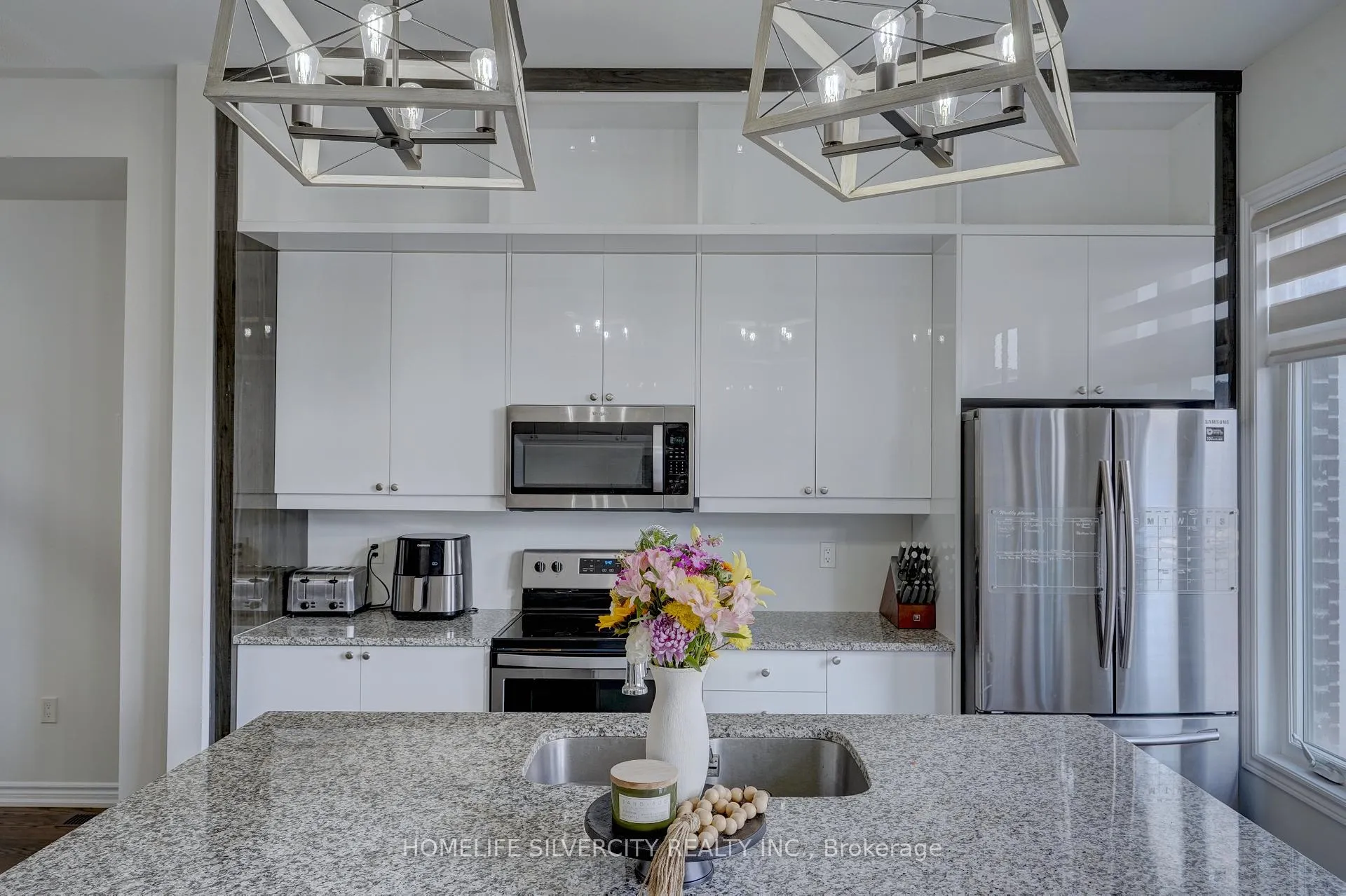 Photo 15 of 33 Golden Trail, Vaughan, Patterson — HOMEH