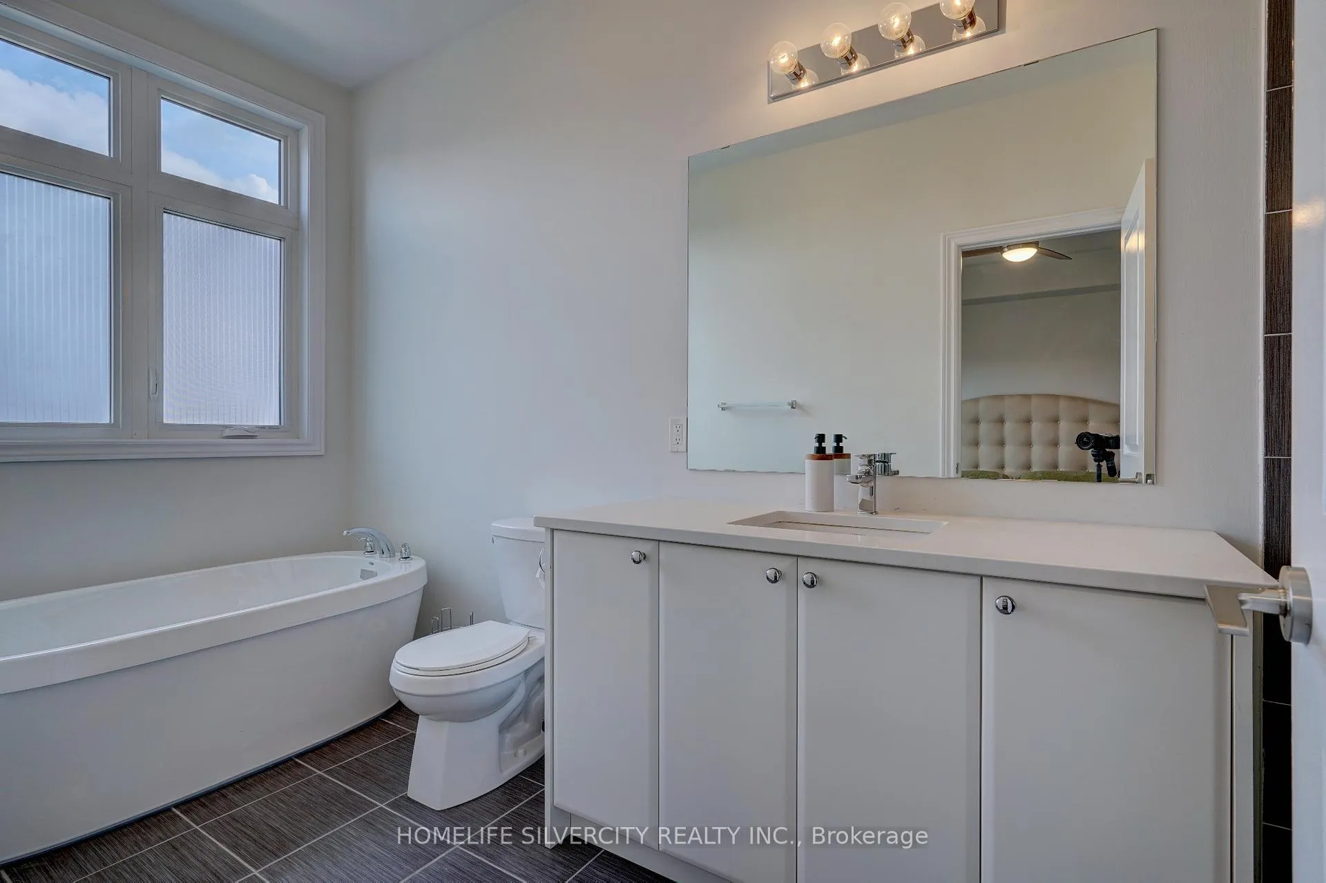 Photo 21 of 33 Golden Trail, Vaughan, Patterson — HOMEH