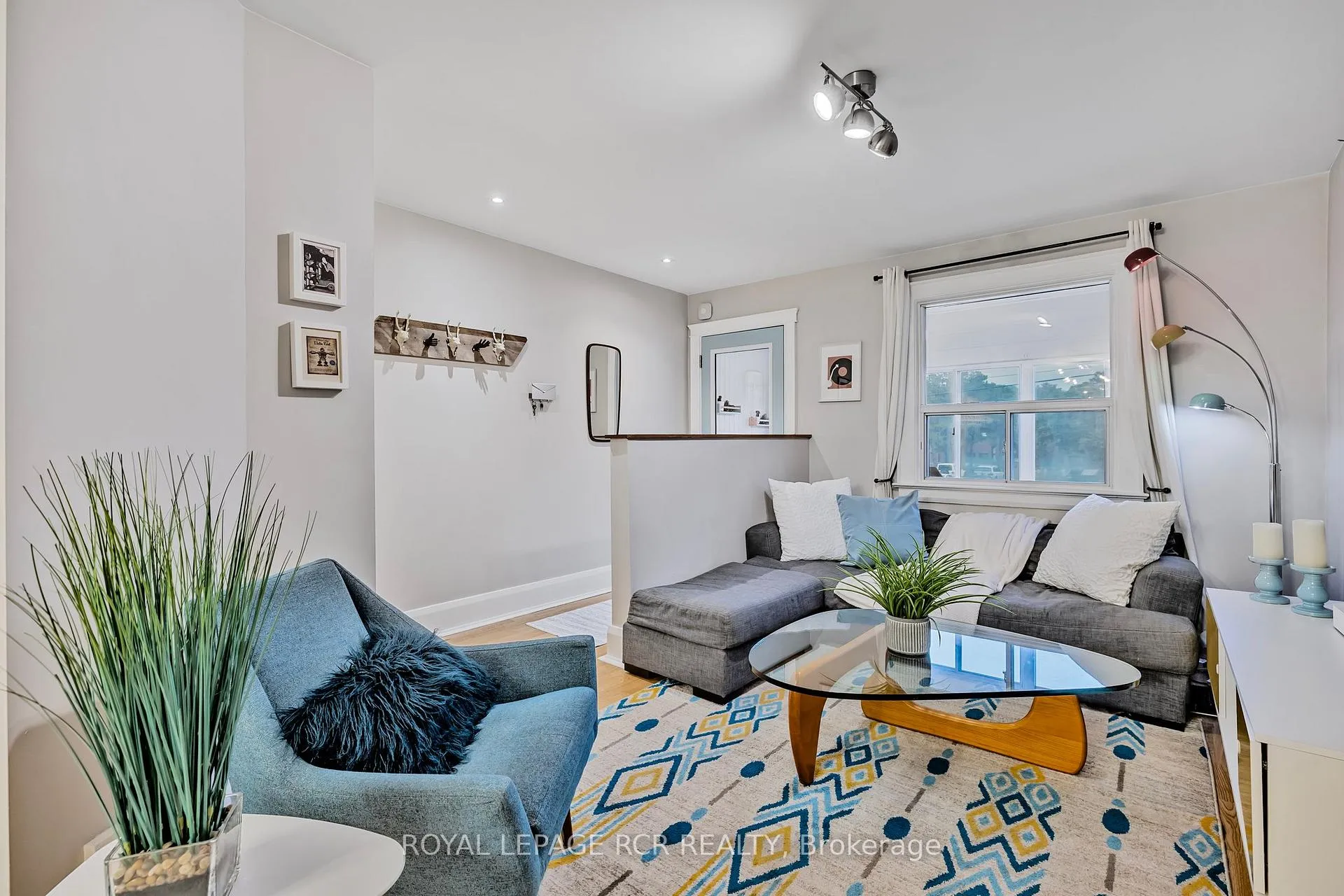 Photo 8 of 391 Kingston Road, Toronto, The Beaches — HOMEH