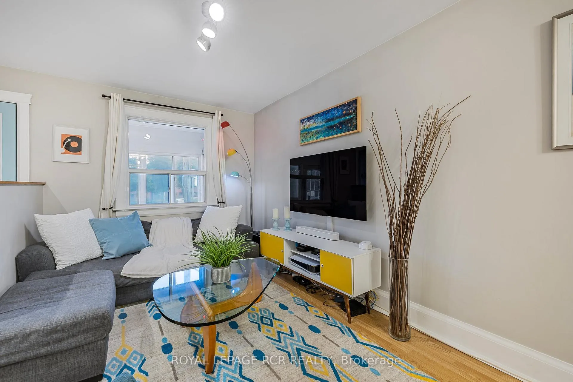 Photo 9 of 391 Kingston Road, Toronto, The Beaches — HOMEH