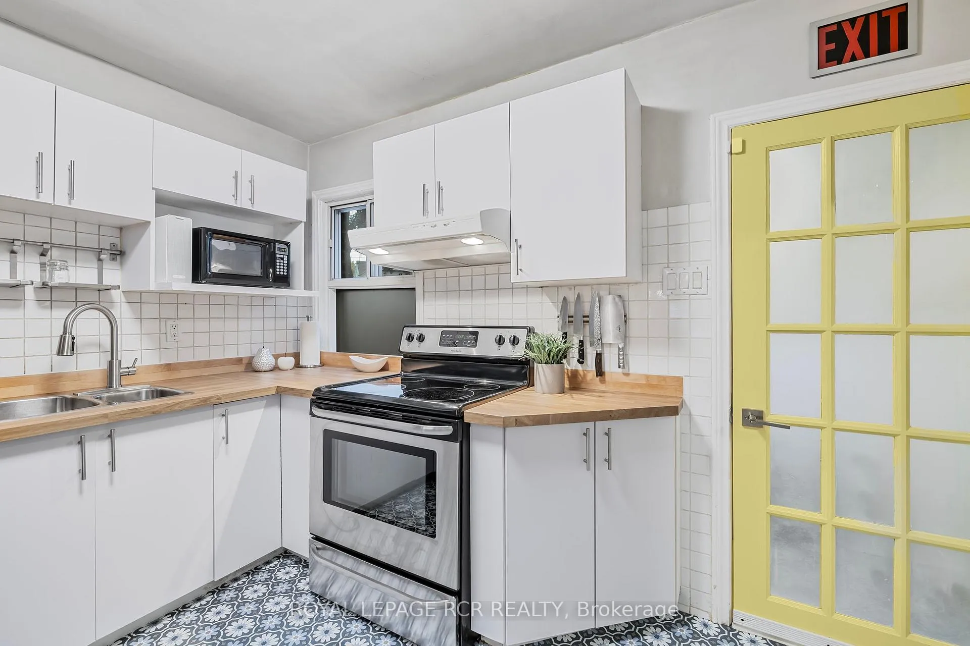 Photo 15 of 391 Kingston Road, Toronto, The Beaches — HOMEH