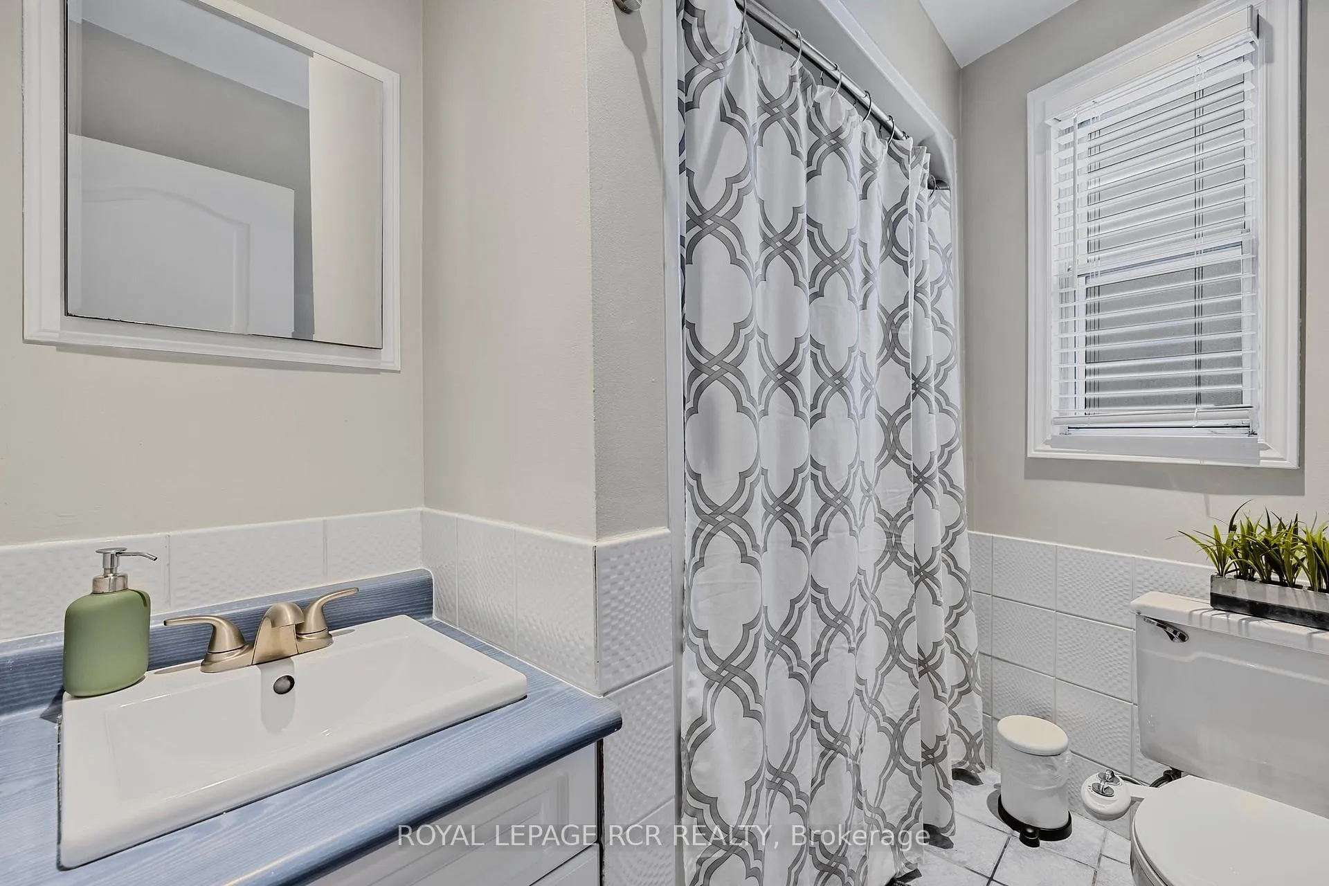 Photo 23 of 391 Kingston Road, Toronto, The Beaches — HOMEH