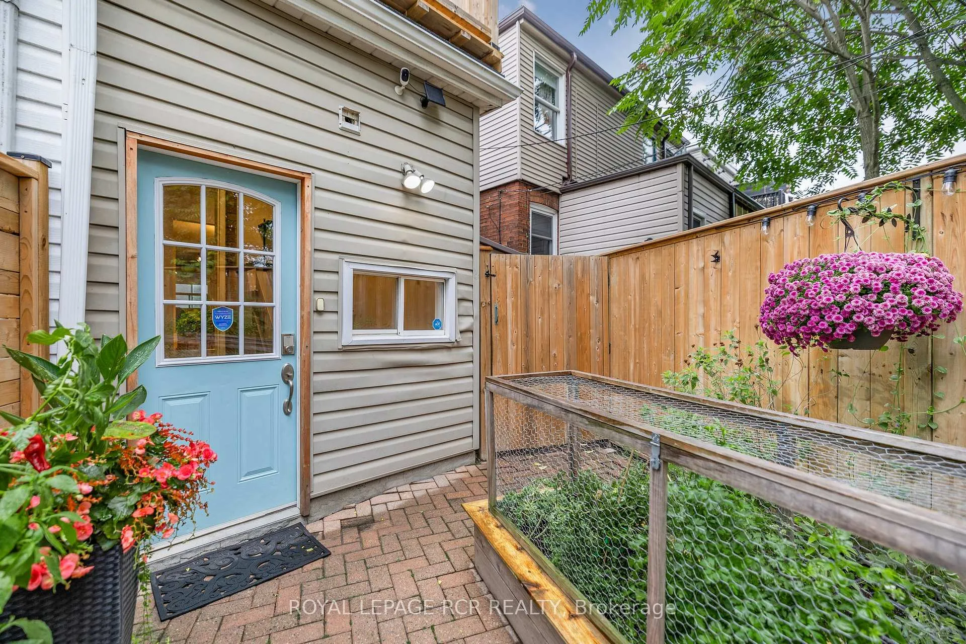 Photo 36 of 391 Kingston Road, Toronto, The Beaches — HOMEH