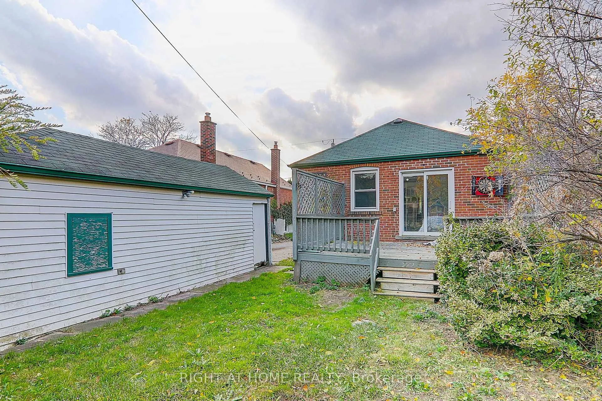 Photo 8 of 19 Stellarton Road, Scarborough, Clairlea-Birchmount — HOMEH