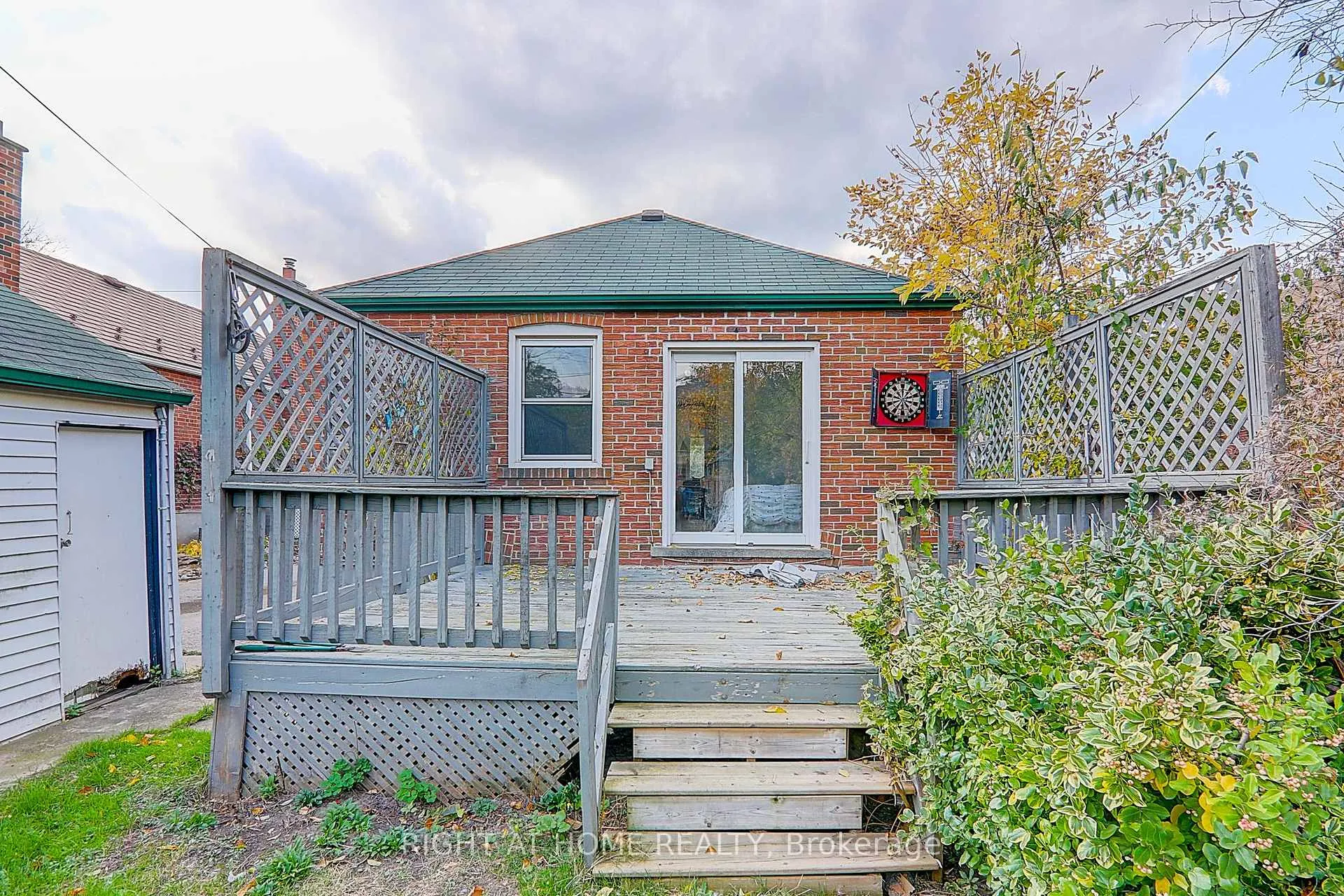 Photo 10 of 19 Stellarton Road, Scarborough, Clairlea-Birchmount — HOMEH