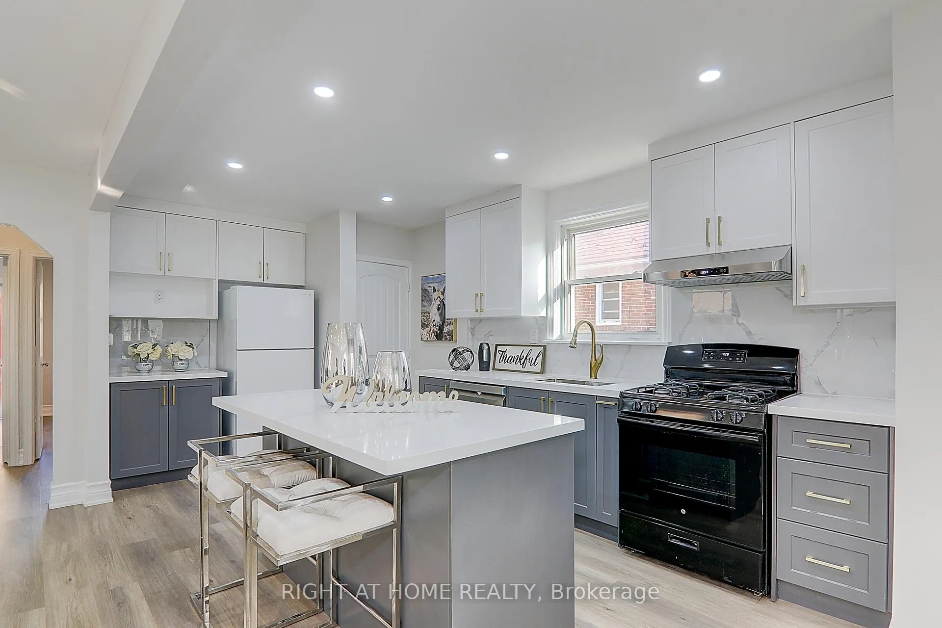 Photo 12 of 19 Stellarton Road, Scarborough, Clairlea-Birchmount — HOMEH
