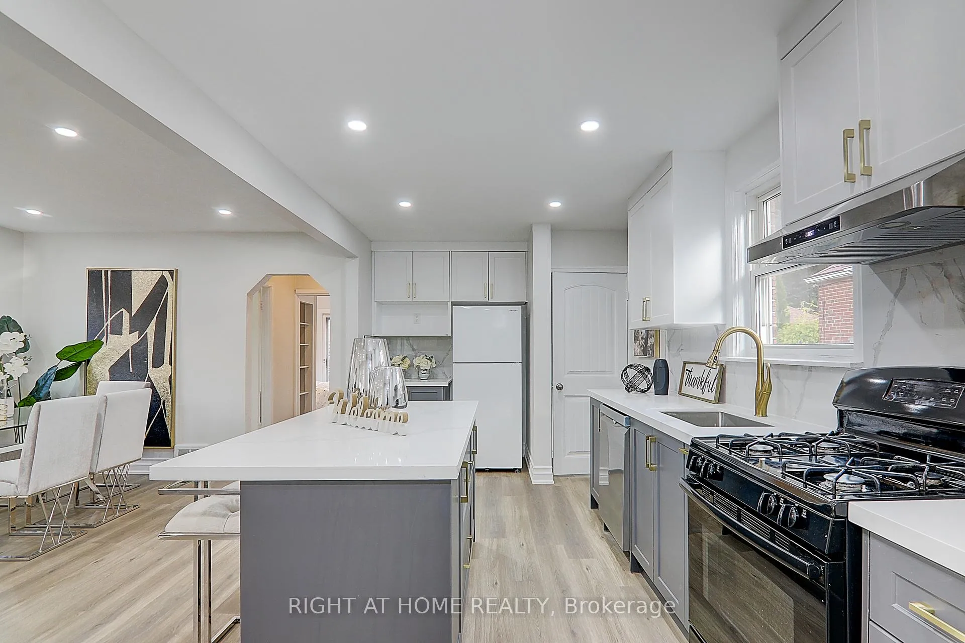 Photo 13 of 19 Stellarton Road, Scarborough, Clairlea-Birchmount — HOMEH