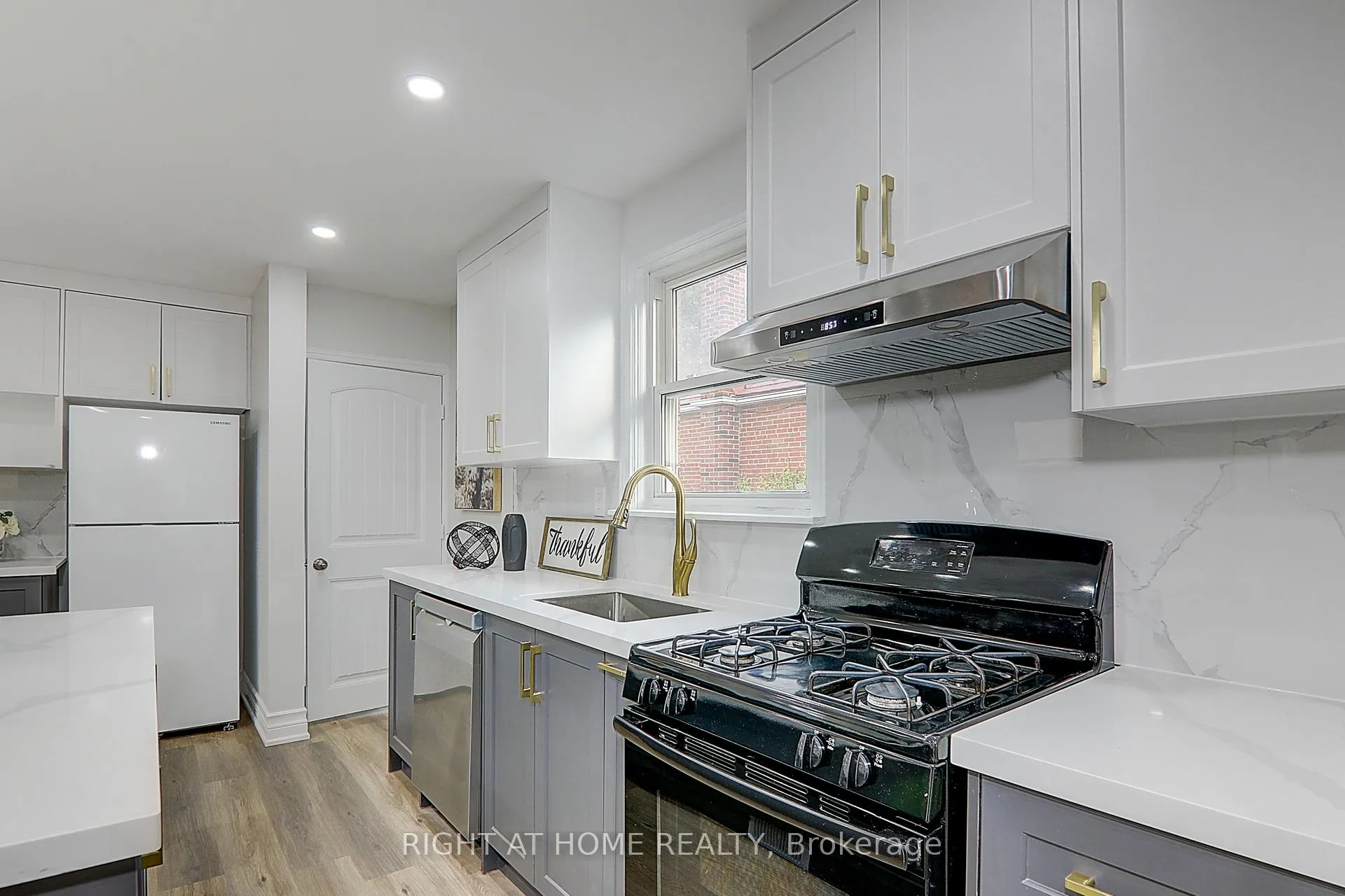 Photo 14 of 19 Stellarton Road, Scarborough, Clairlea-Birchmount — HOMEH