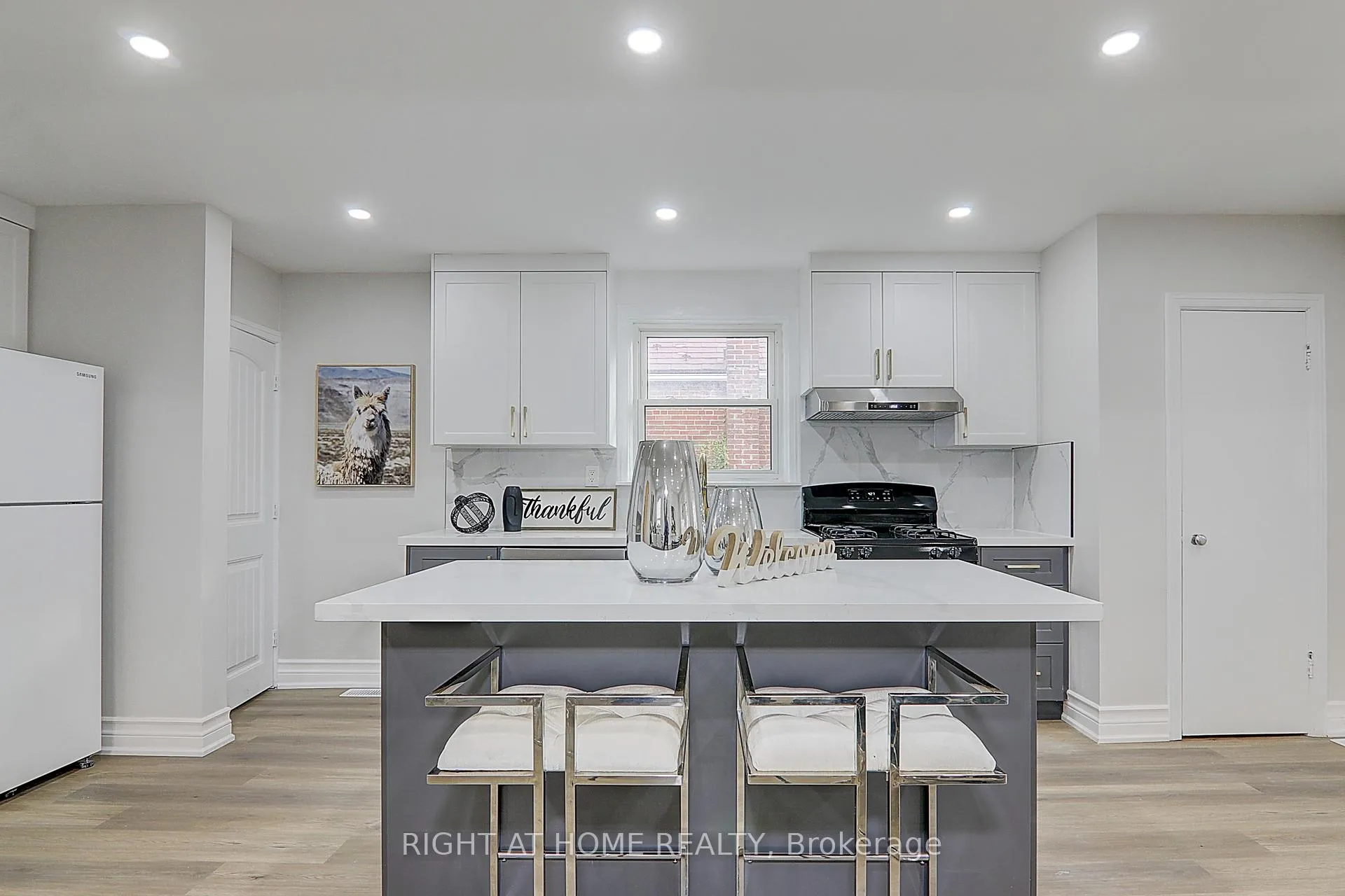 Photo 15 of 19 Stellarton Road, Scarborough, Clairlea-Birchmount — HOMEH