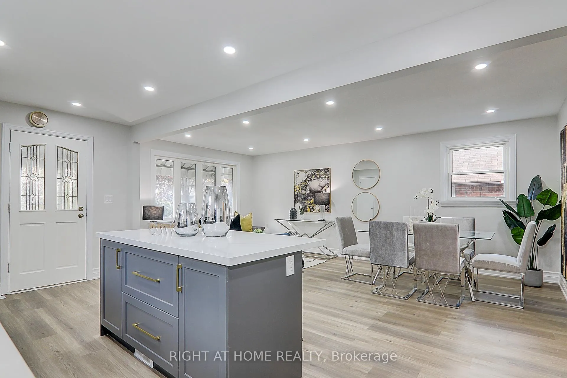 Photo 18 of 19 Stellarton Road, Scarborough, Clairlea-Birchmount — HOMEH