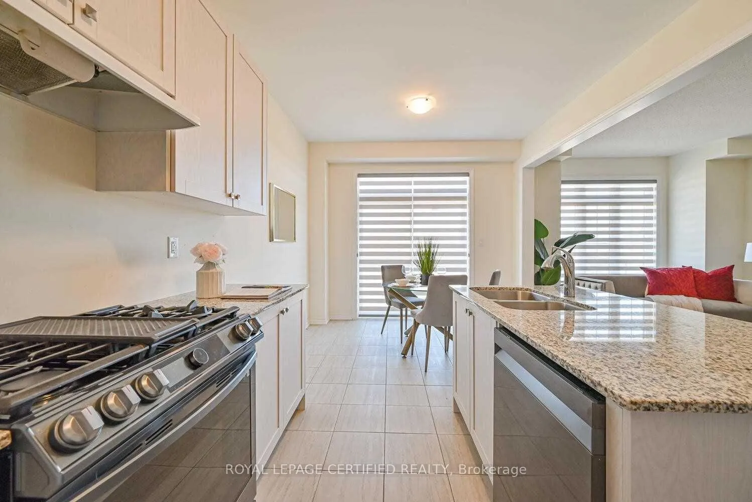 Photo 15 of 13 Eberly Woods Drive, Caledon, Caledon East — HOMEH